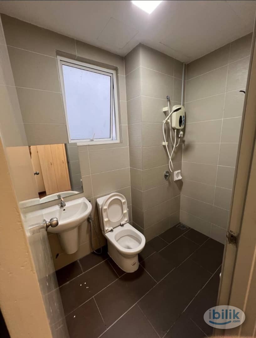 BYL Zero Deposit ‼️All Female (Master Room w Toilet) at 7 Tree Seven Residence, Bandar Sungai Long - Image 5