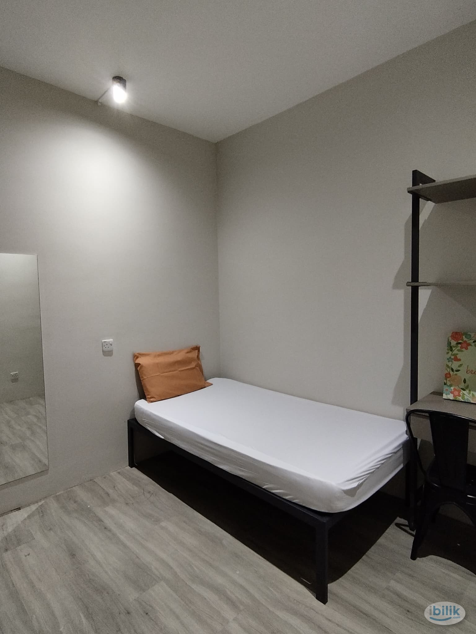 Near LRT USJ21 ❗ Room with Sharing Toilet @ USJ 21 - Image 1