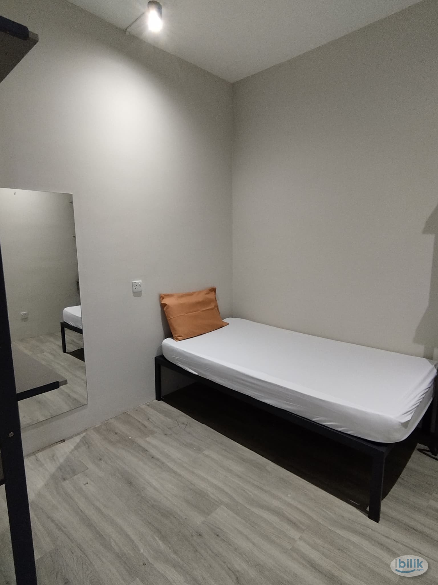 Near LRT USJ21 ❗ Room with Sharing Toilet @ USJ 21 - Image 2
