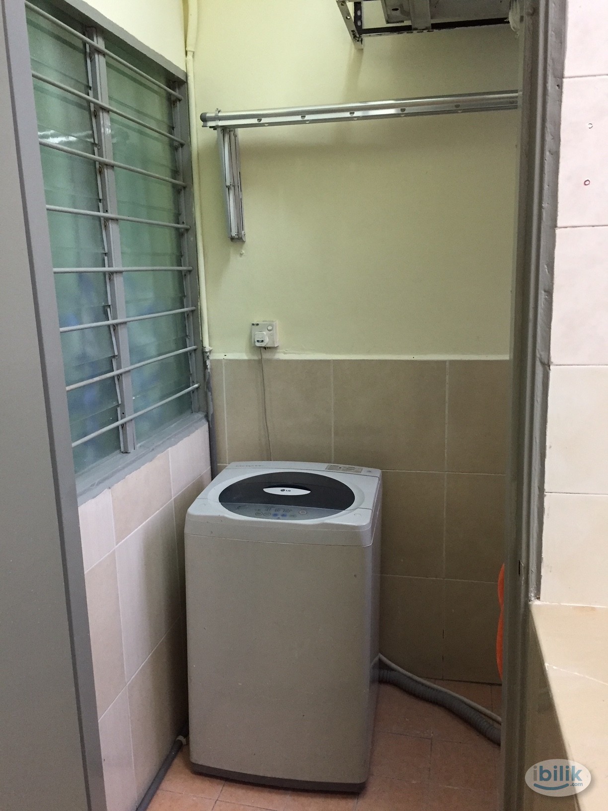 MALE Middle Room at Mentari Court 1, Bandar Sunway - Image 5