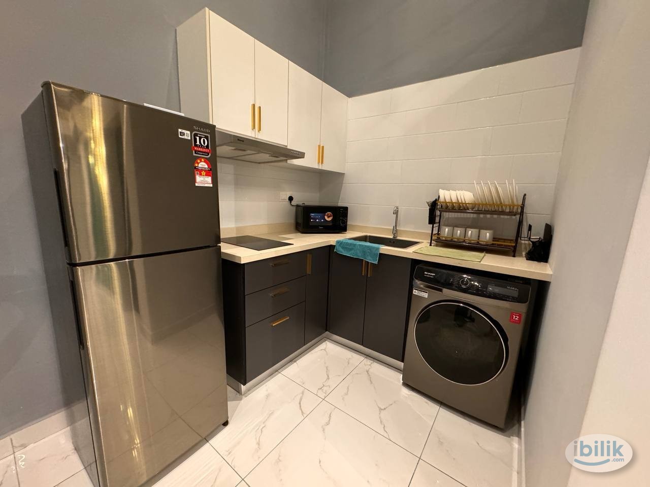 Big Room Queen bed with Aircond & Window for Rent at Arte Cheras - Image 4