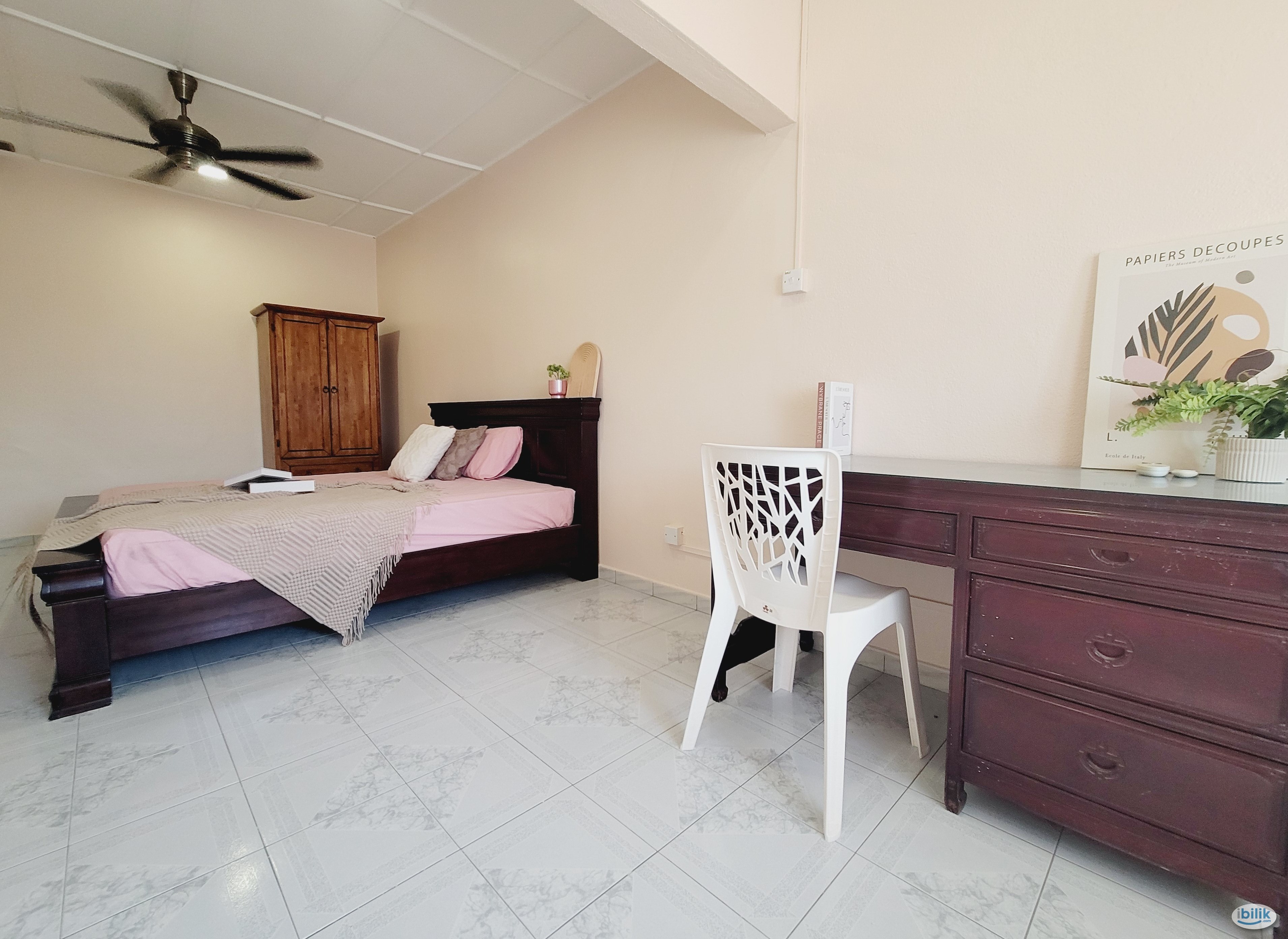 🤗SPACIOUS MIDDLE ROOM AT SS2🤗 🔥MOVE IN IMMEDIATELY🔥🔥🌈TRUSTED AGENT🌈 - Image 2