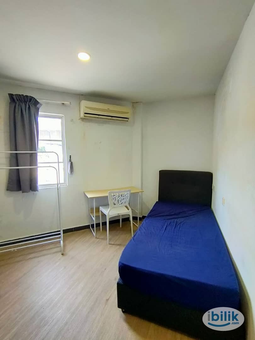 🤗SPACIOUS MIDDLE ROOM AT SS4 KELANA JAYA🤗 🔥MOVE IN IMMEDIATELY🔥🔥🌈TRUSTED AGENT🌈 - Image 1
