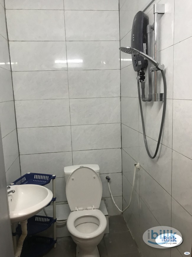 🤗SPACIOUS MIDDLE ROOM AT SS4 KELANA JAYA🤗 🔥MOVE IN IMMEDIATELY🔥🔥🌈TRUSTED AGENT🌈 - Image 4