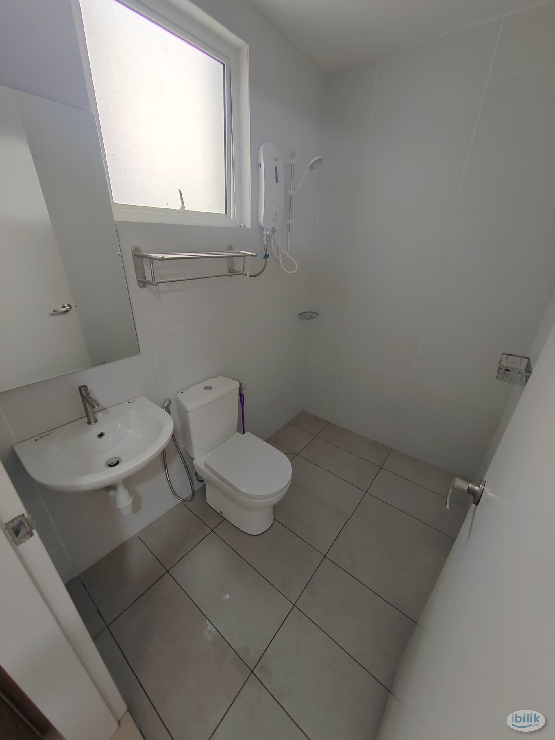 Nadayu801 Female Unit Master room with Private Toilet - Image 3