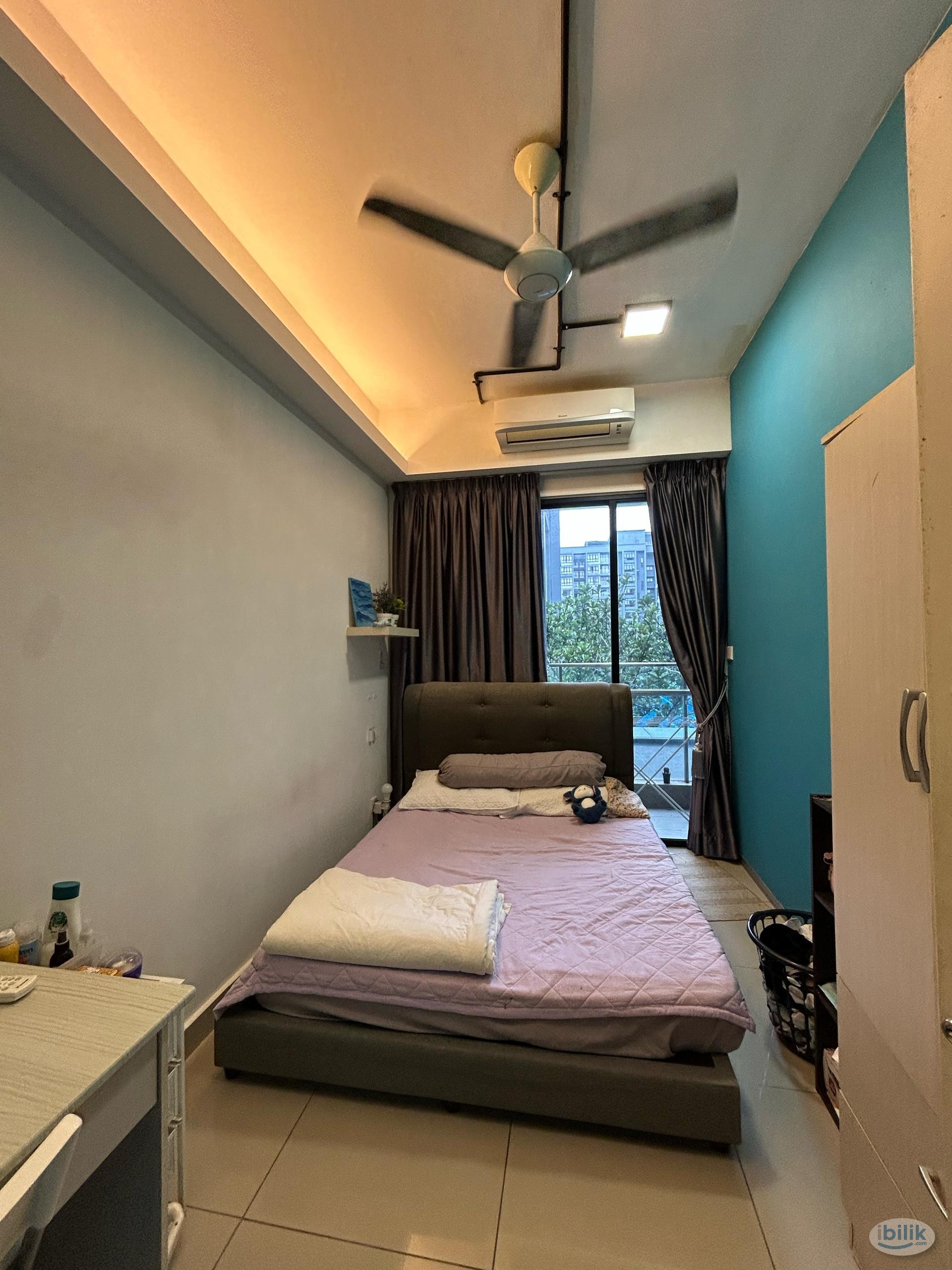 [Balcony Swimming Pool View] Single Room at Paramount Utropolis @ Glenmarie, Shah Alam - Image 1