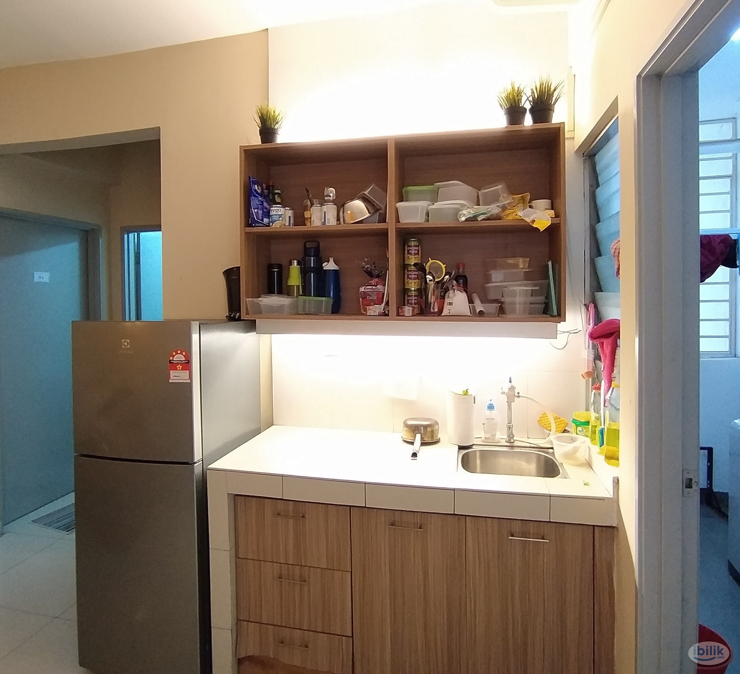 FEMALE Room with WINDOW at Casa Residenza, THOMSON , SEGI , KD MRT - Image 2