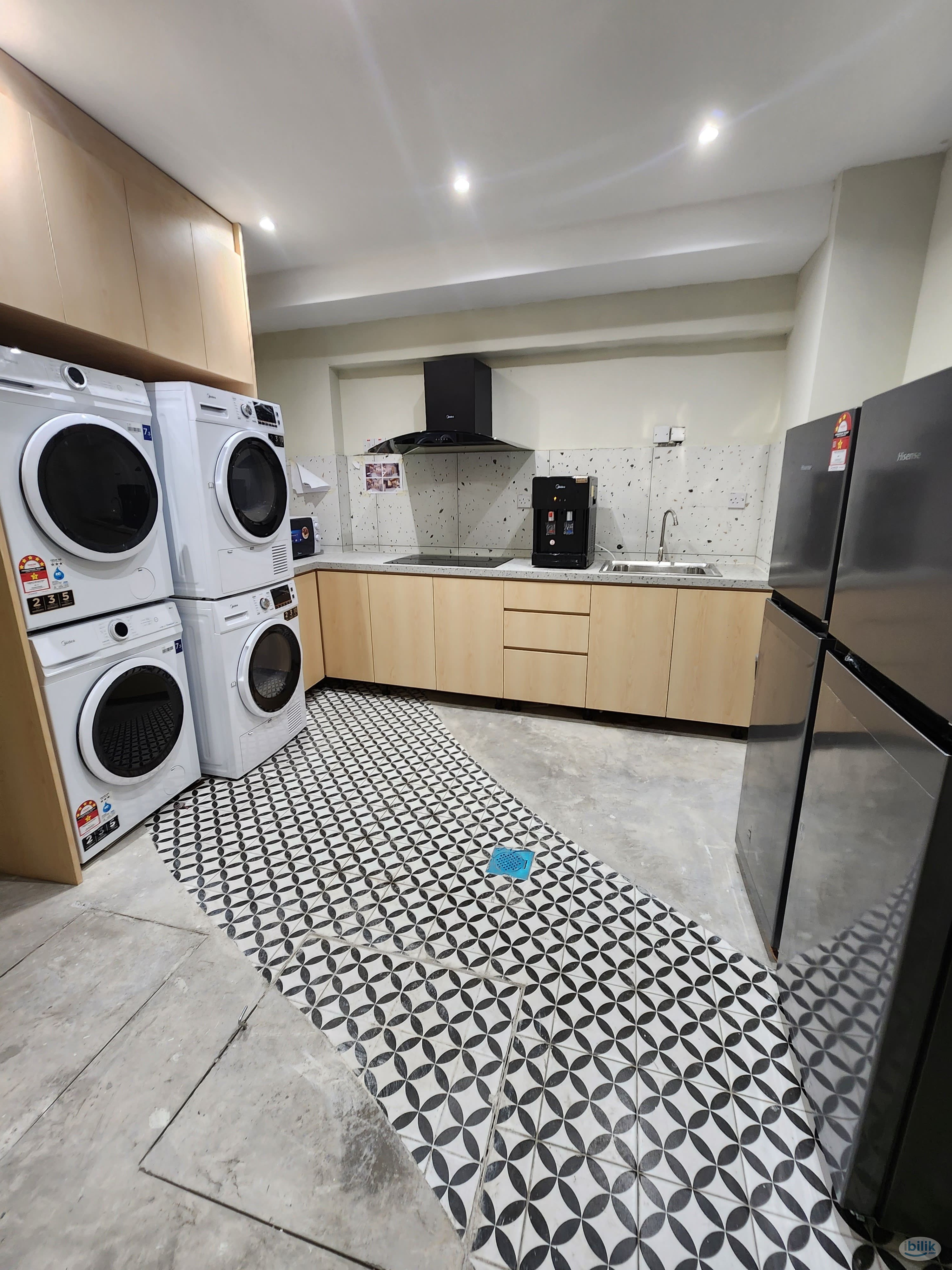 💥Free 1 Month Rental 💥 MasterRoom wakling distance to Berjaya Time Square - Image 1