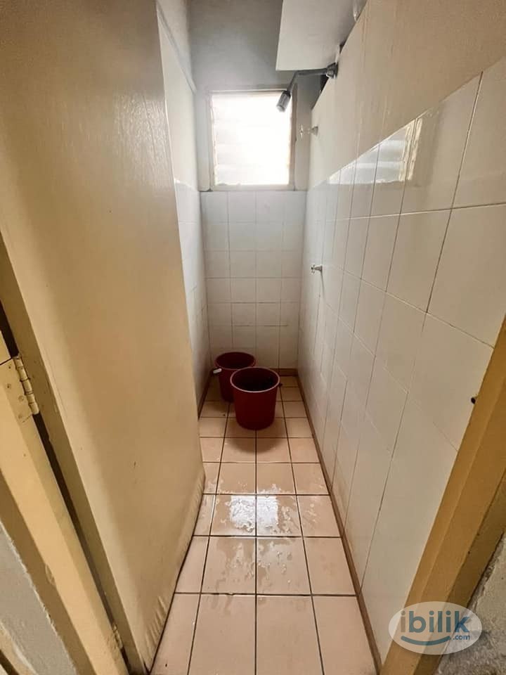 1803. Single Room at The Lumayan, Bandar Sri Permaisuri - Image 4