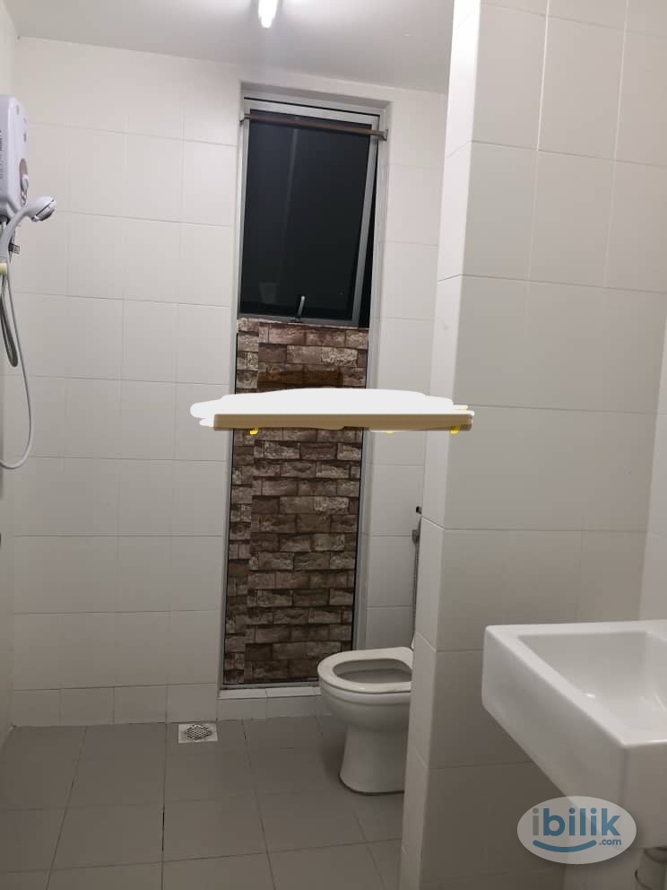 Room for rent ONLY 1 month deposit with PRIVATE BATH - Image 5