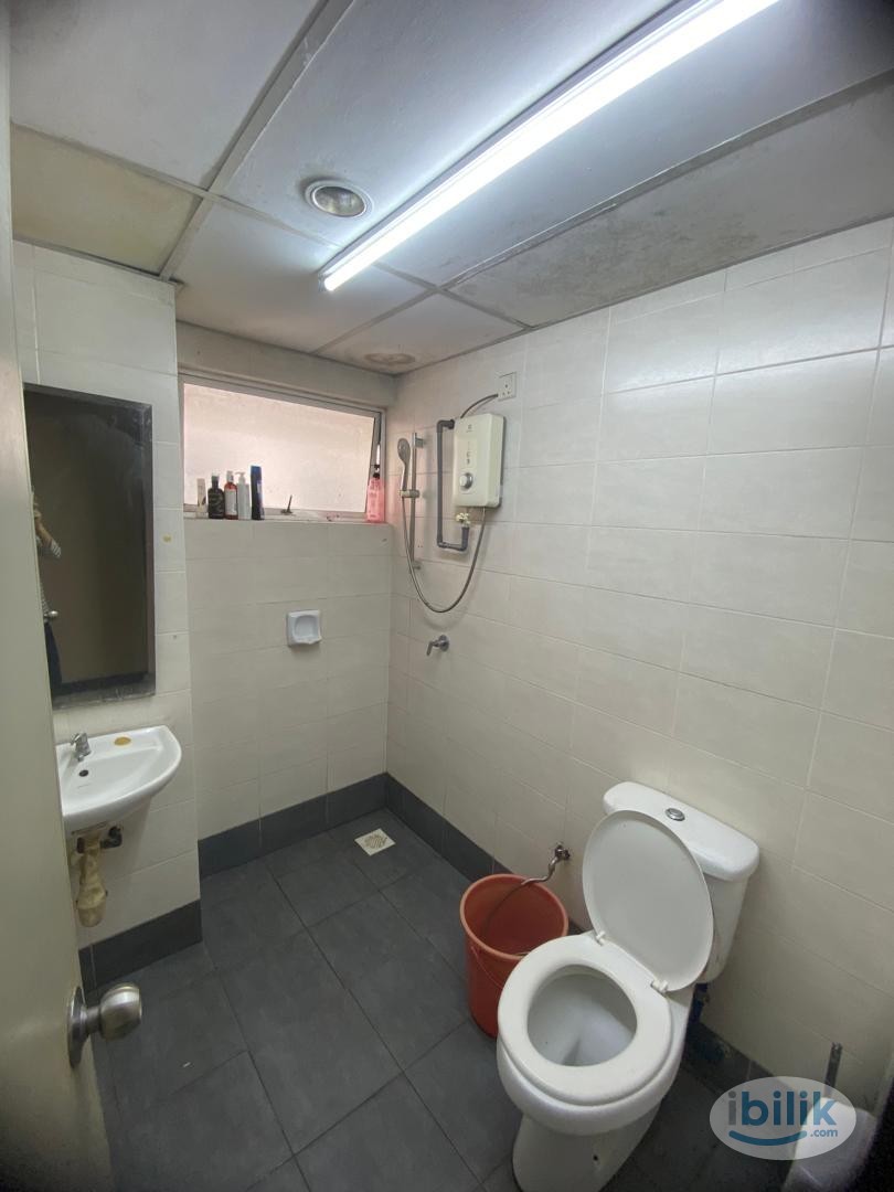 Single Room at Cova Villa, Kota Damansara - Image 2