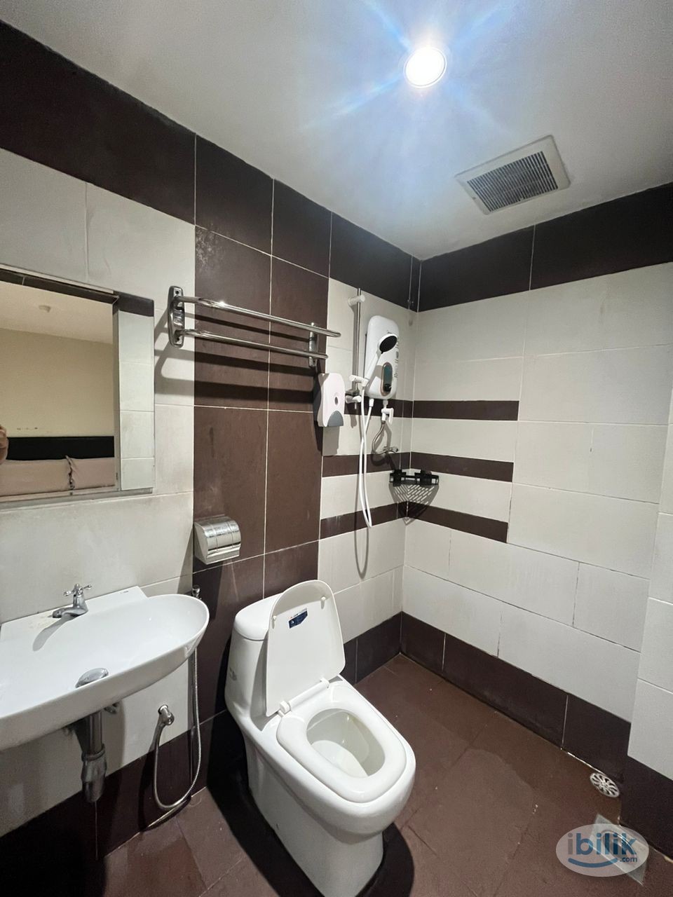 ✨ZERO DEPOSIT✨CO-LIVING NICE MASTER ROOM FOR RENT AT TAMAN INTAN KLANG 🎏NEAR TO TAMAN BERKELEY ,I-CITY THEME PARK🤩🤩 - Image 3