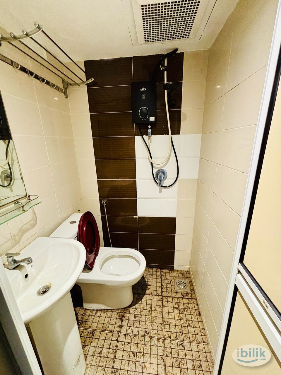 ⭐️HOTEL GRAND MARIA⭐️ PRIVACY QUEEN ROOM At CHOW KIT 🔥MOVE IN IMMEDIATELY🔥🌈TRUSTED AGENT🌈 - Image 5