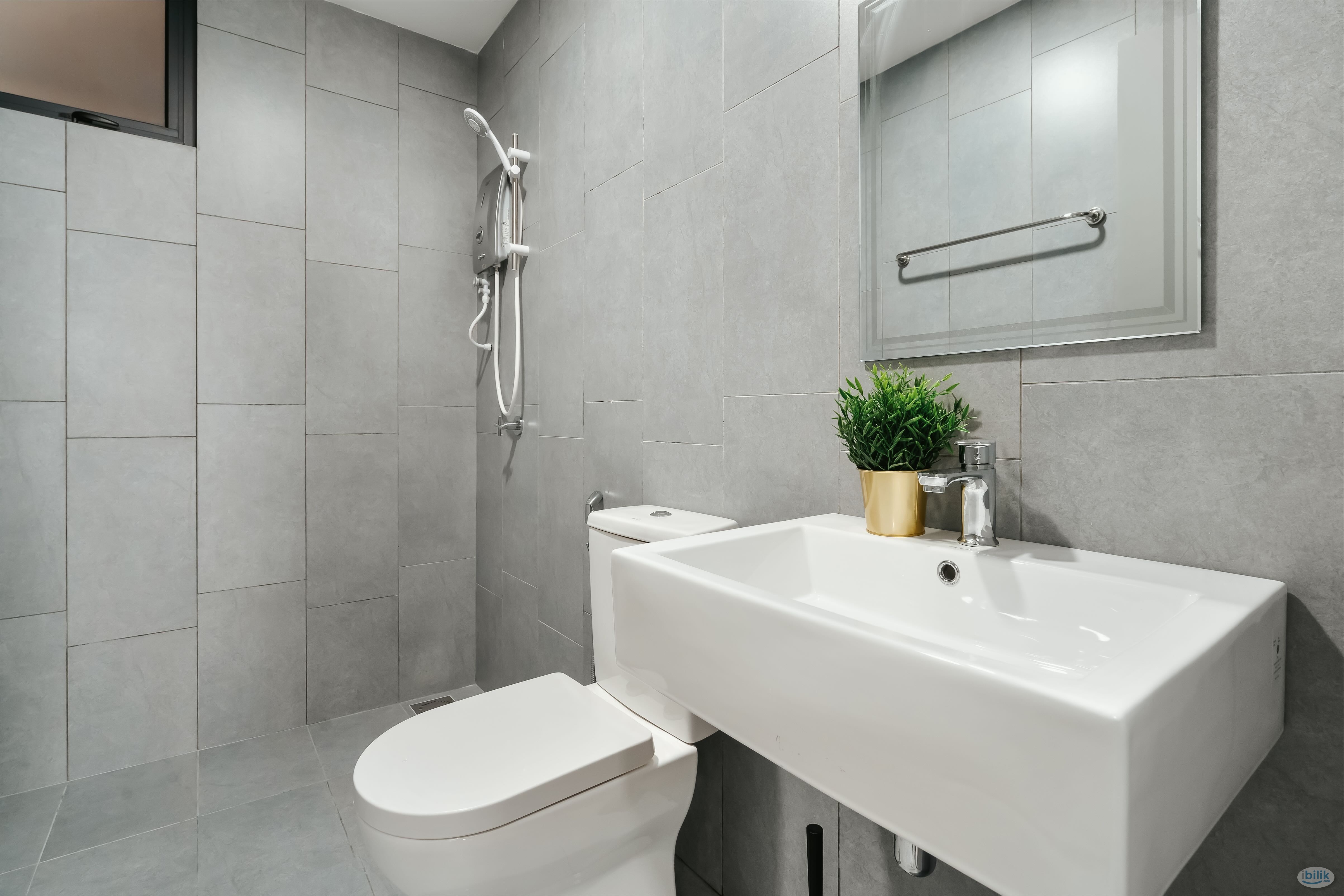 Female Cozy Master Room, Fully Furnished, Near MRT LRT at M Vertica KL - Image 4