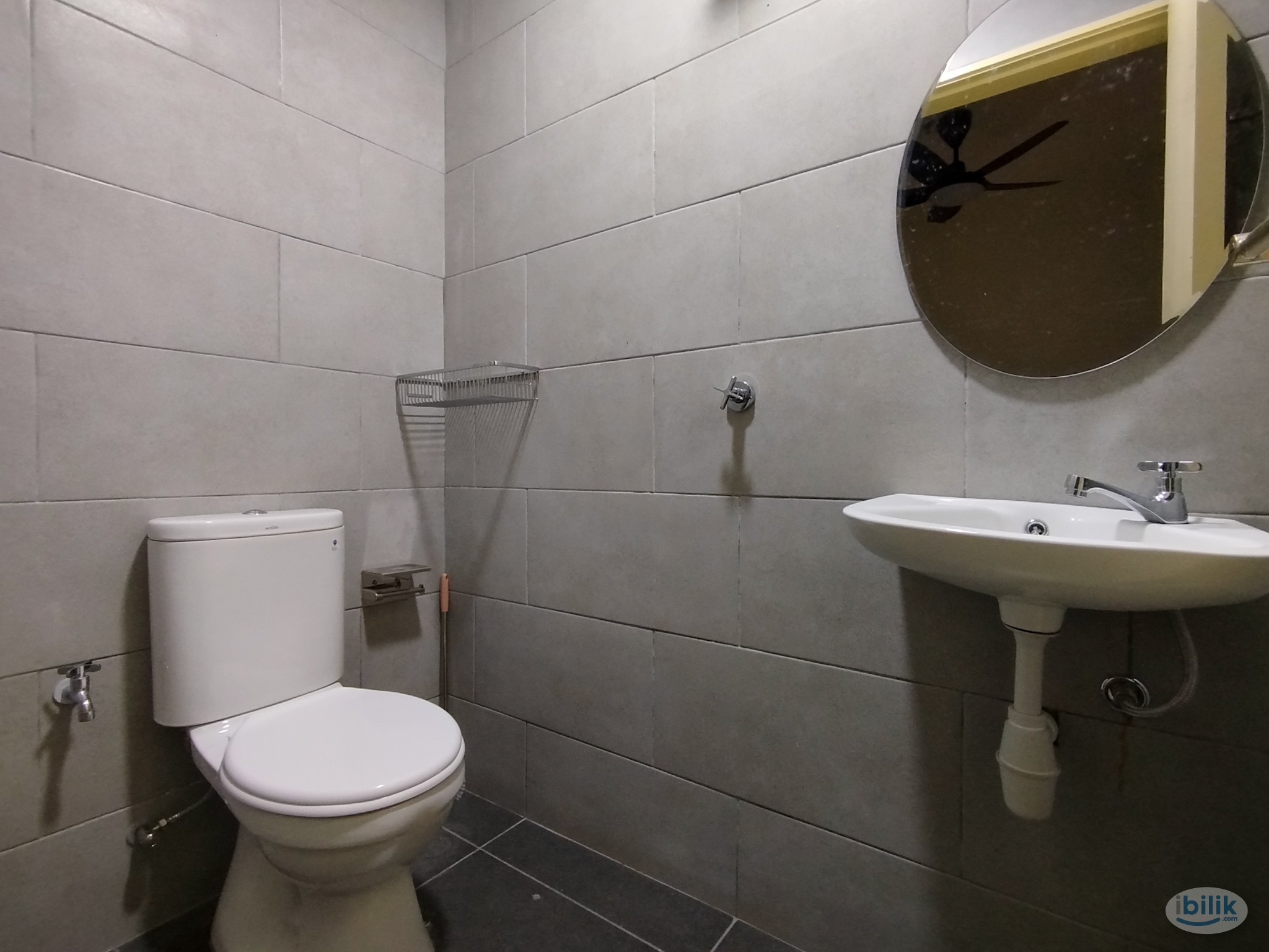 LOW DEPOSIT ‼️All Male (Medium Room C_Type E) WIFI AirCond Near MRT BUS  Meta Residences Putra Permai, Seri Kembangan Pu - Image 5