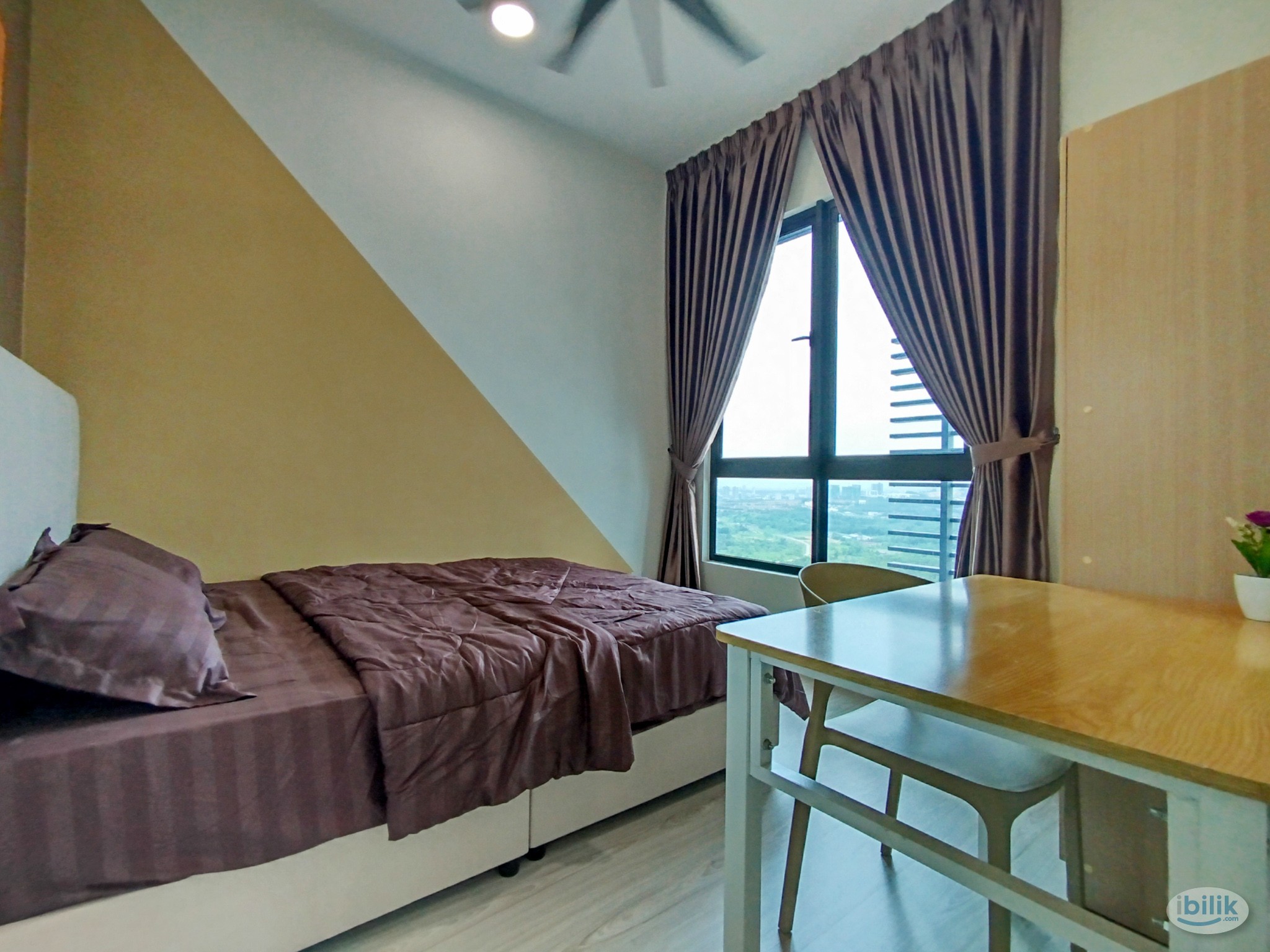 LOW DEPOSIT ‼️All Male (Medium Room C_Type E) WIFI AirCond Near MRT BUS  Meta Residences Putra Permai, Seri Kembangan Pu - Image 1