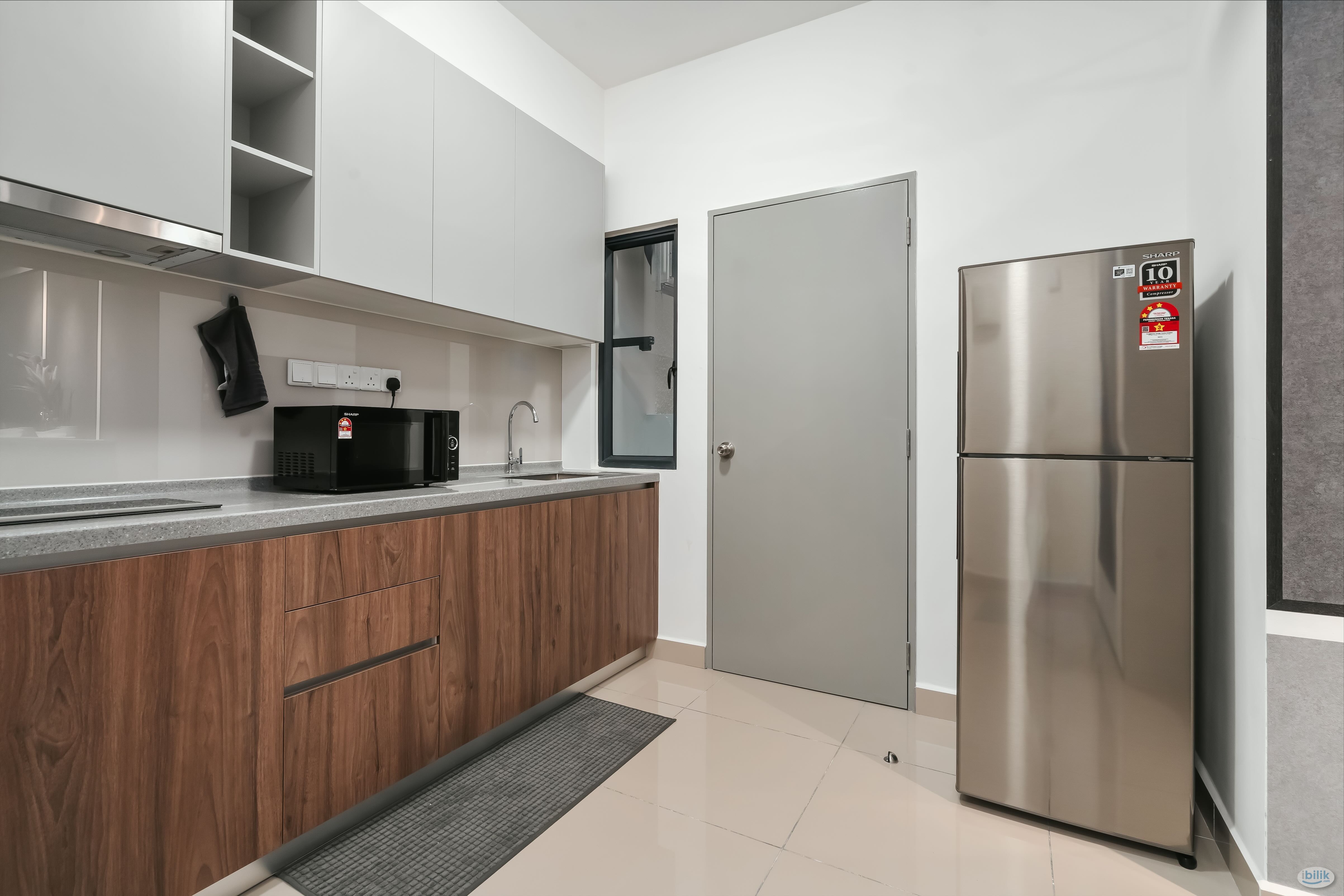 Female Cozy Middle Room, Fully Furnished, Near MRT LRT at M Vertica KL - Image 5