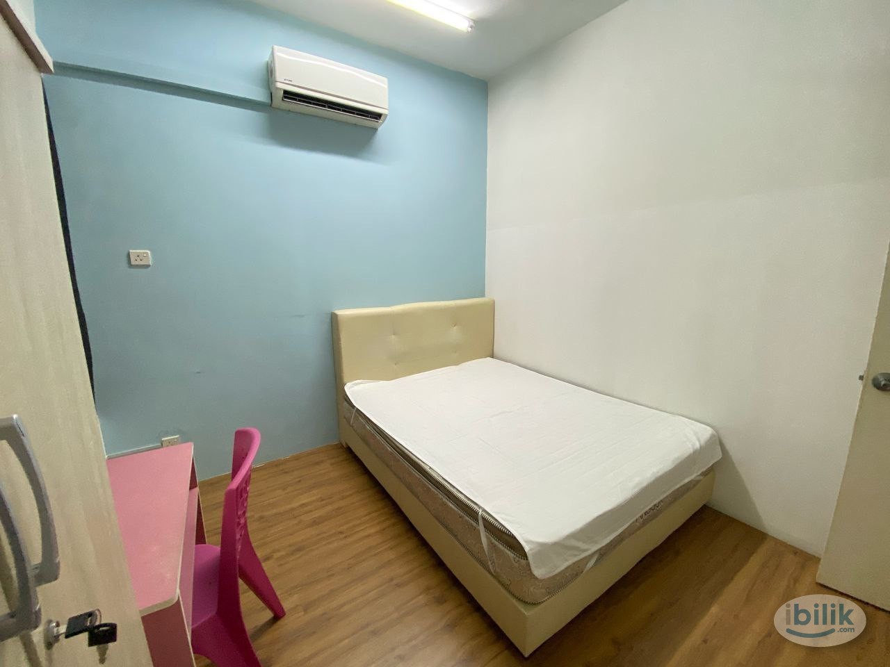 Middle Room with Aircond & Window for Rent at Arte Kuchai - Image 1