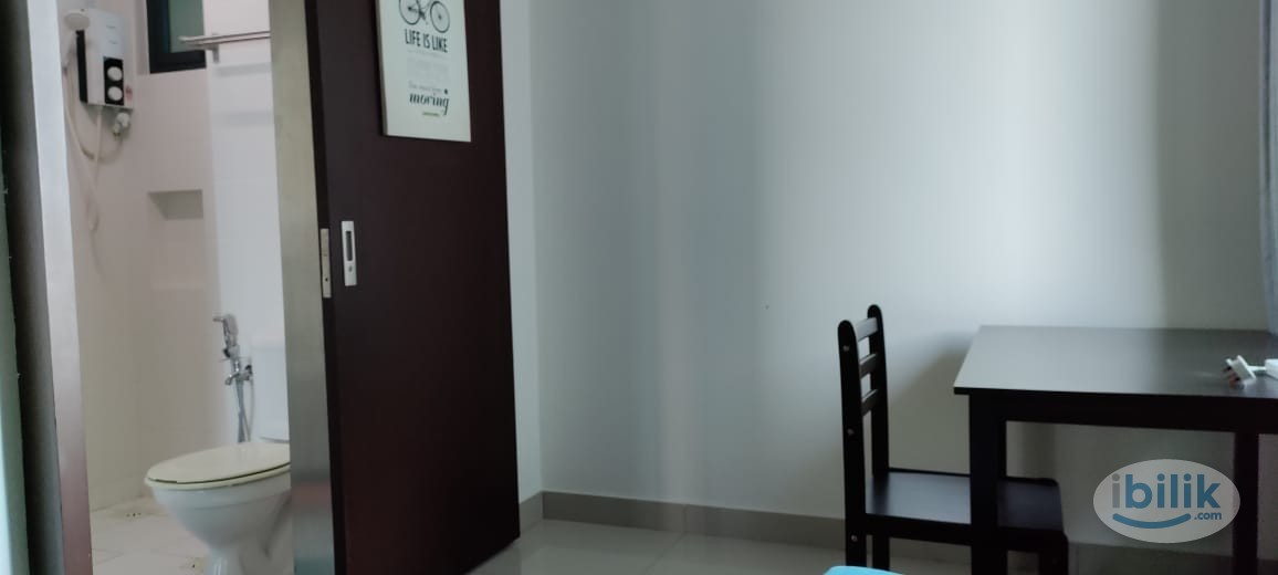 A SINGLE ROOM ONLY 1 PERSON to rent(with PRIVATE BATHROOM)  to non smoker/non vaping MALE / FEMALE - Image 2
