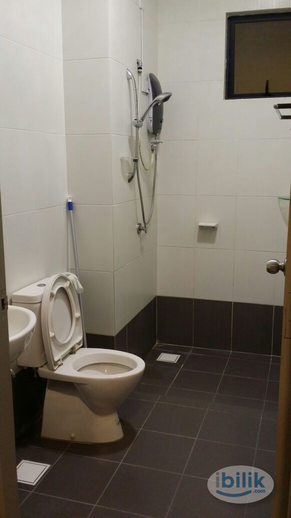 Master Room at USJ One Park Condo, Subang Jaya, Selangor - Image 4