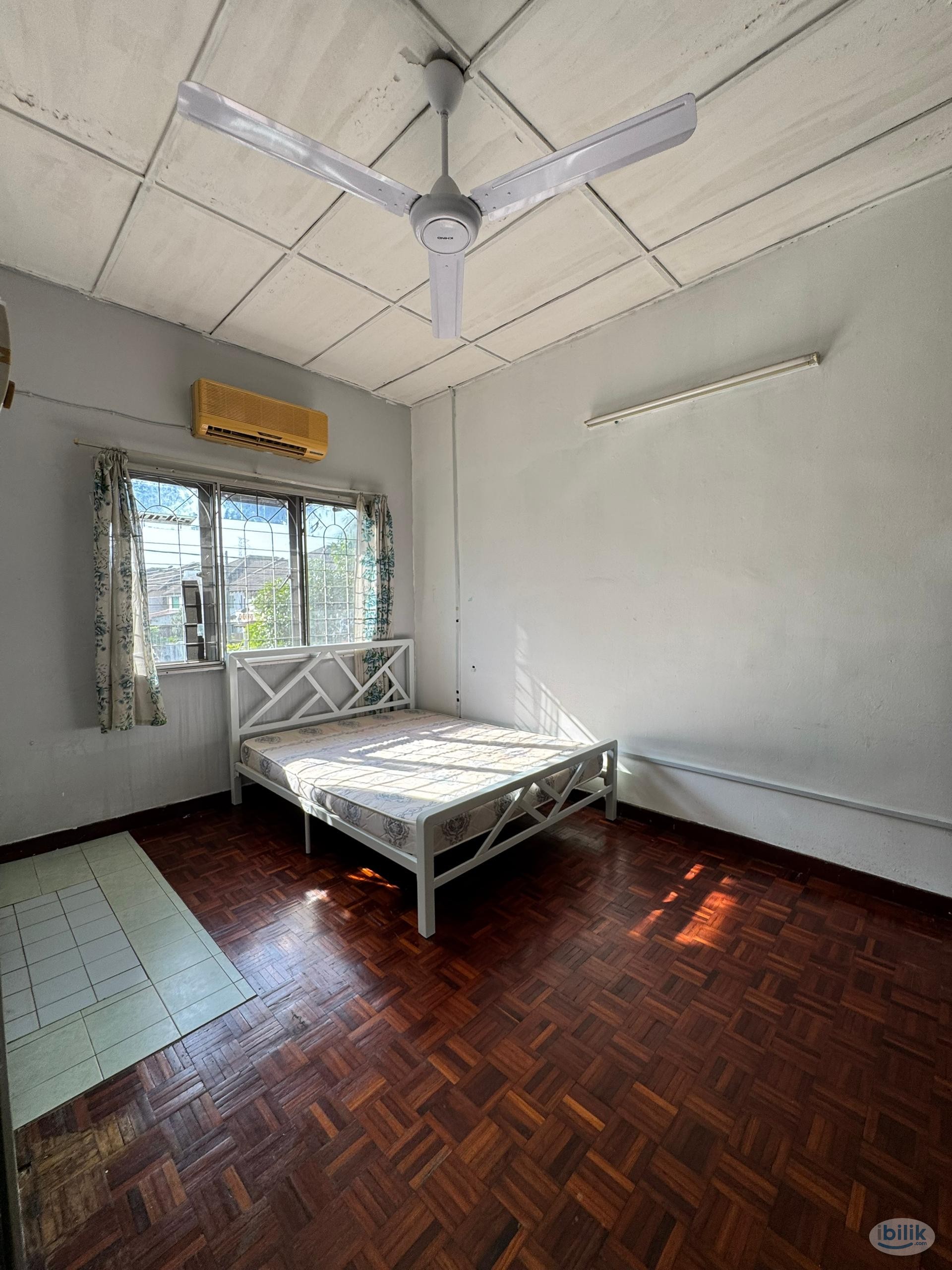 Master Room at Taman Subang Idaman, Subang - Image 2