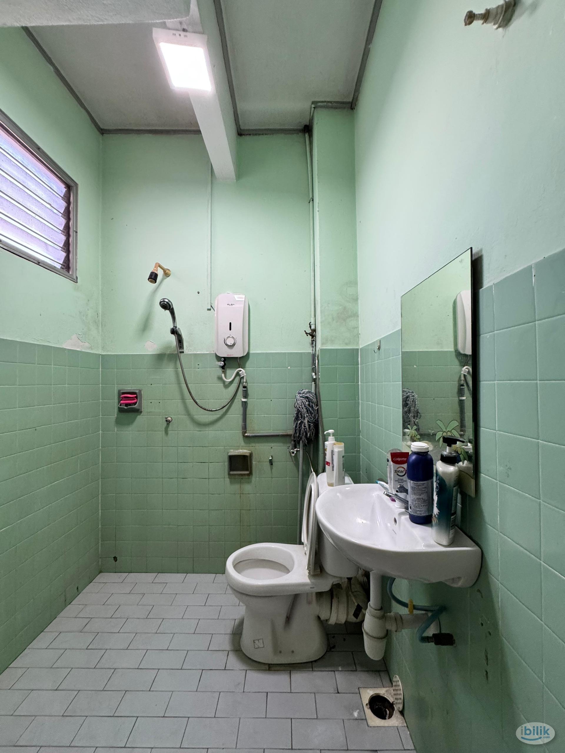 Middle Room at Taman Subang Idaman, Subang - Image 3