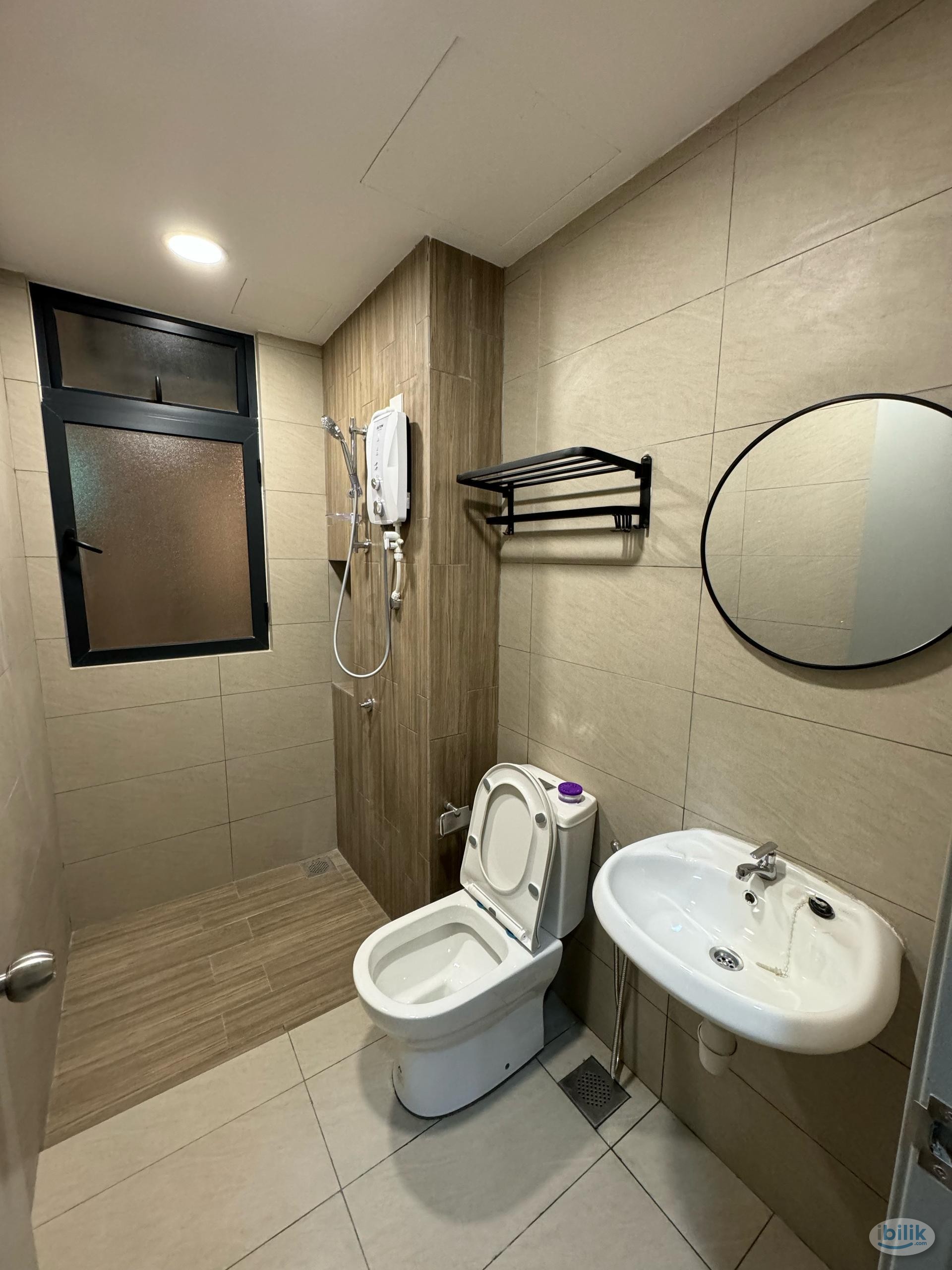 Master Room at M Vertica KL City Residences, Cheras - Image 2