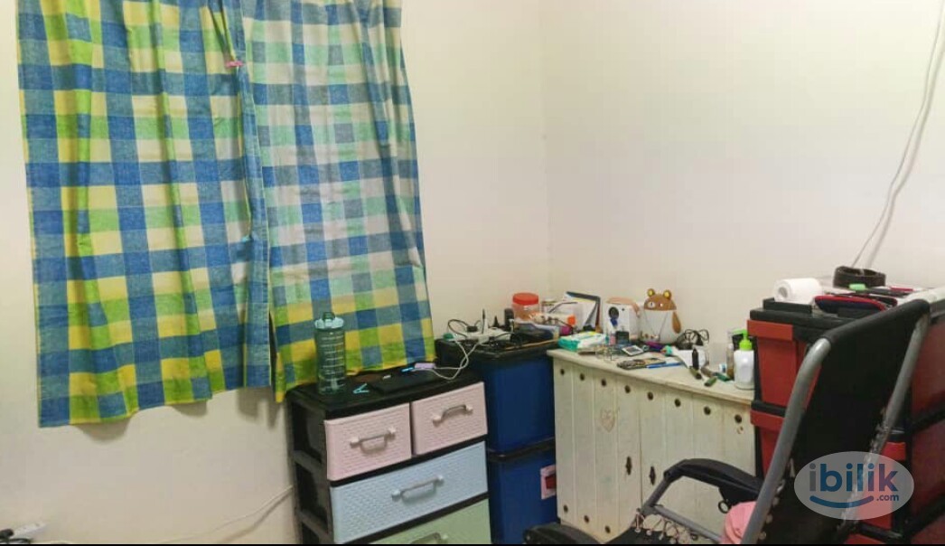 Middle room for rent at Bayu Tasik 2 Condo - Image 3