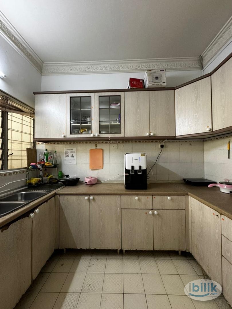 🔥LOW DEPOSIT🔥BANDAR UTAMA MIDDLE ROOM FOR RENT 🏡🚶‍♂️‍➡️🚶‍♀️‍➡️8 MIN WALKING DISTANCE TO BU MRT🚆🚆 - Image 4
