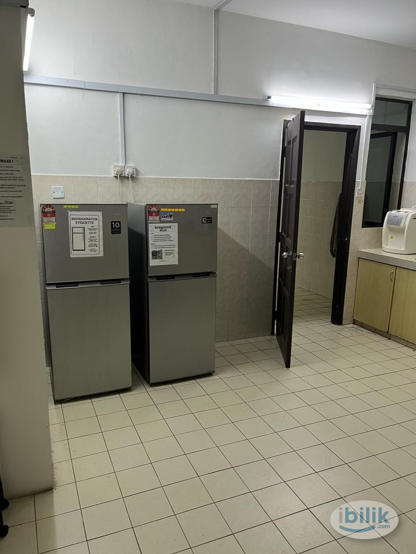 PJ City Center Co-living Middle Room at Bandar Utama, Petaling Jaya - Image 5