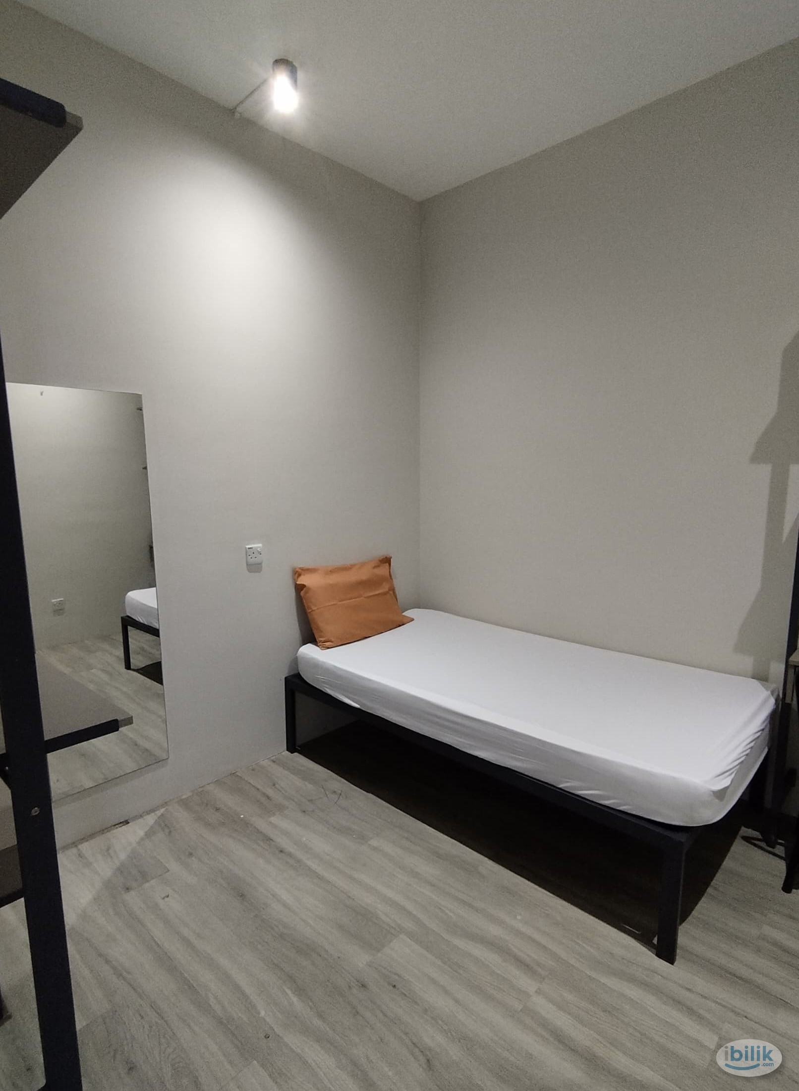 Near LRT USJ21 ❗ Room with Sharing Toilet @ USJ 21 - Image 1