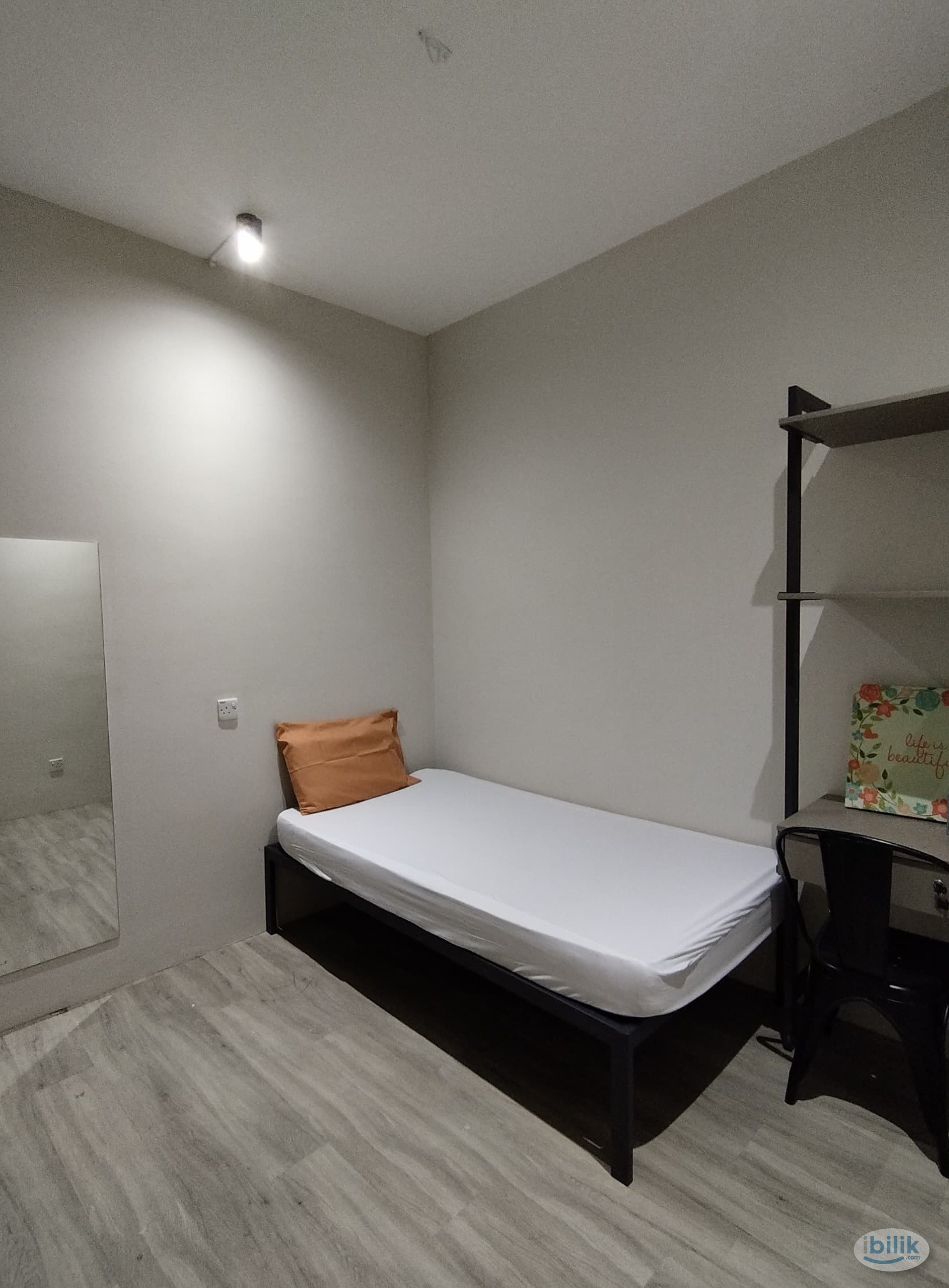 Near LRT USJ21 ❗ Room with Sharing Toilet @ USJ 21 - Image 2