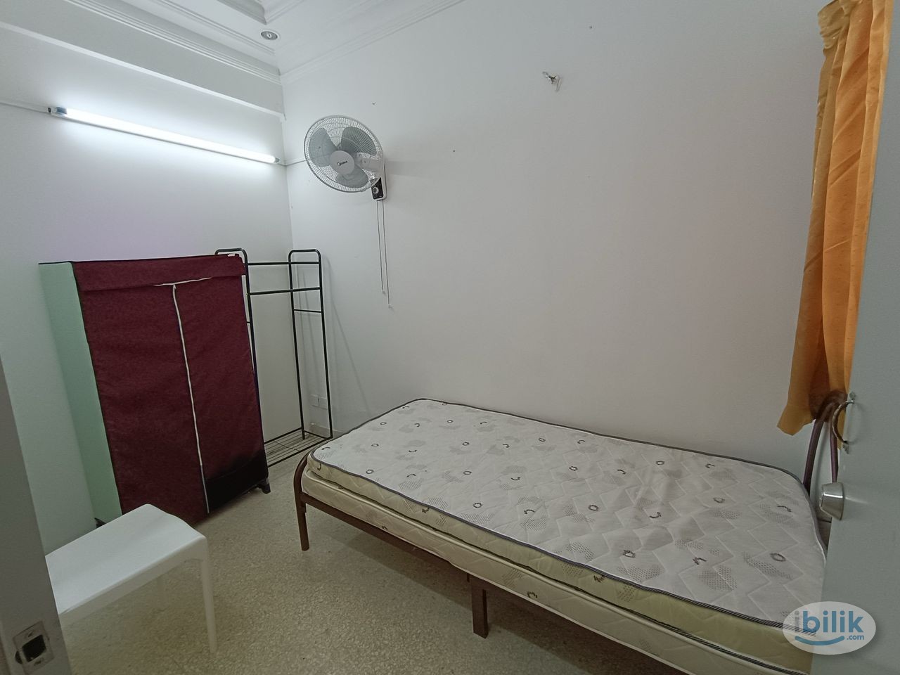 Single Room with Aircond | 500m to Taman Bahagia LRT - Image 1