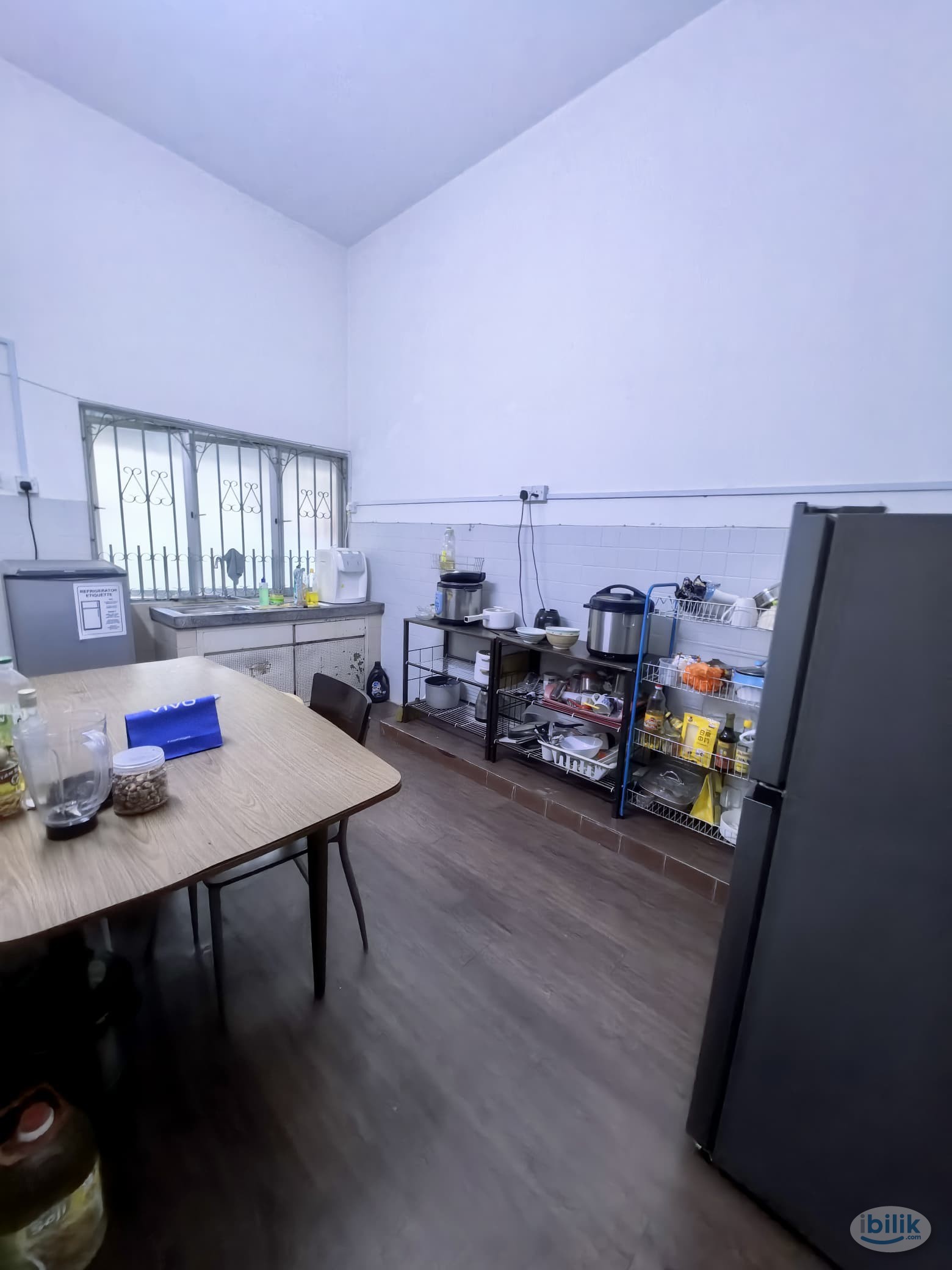 Single Room with Aircond | 500m to Taman Bahagia LRT - Image 4