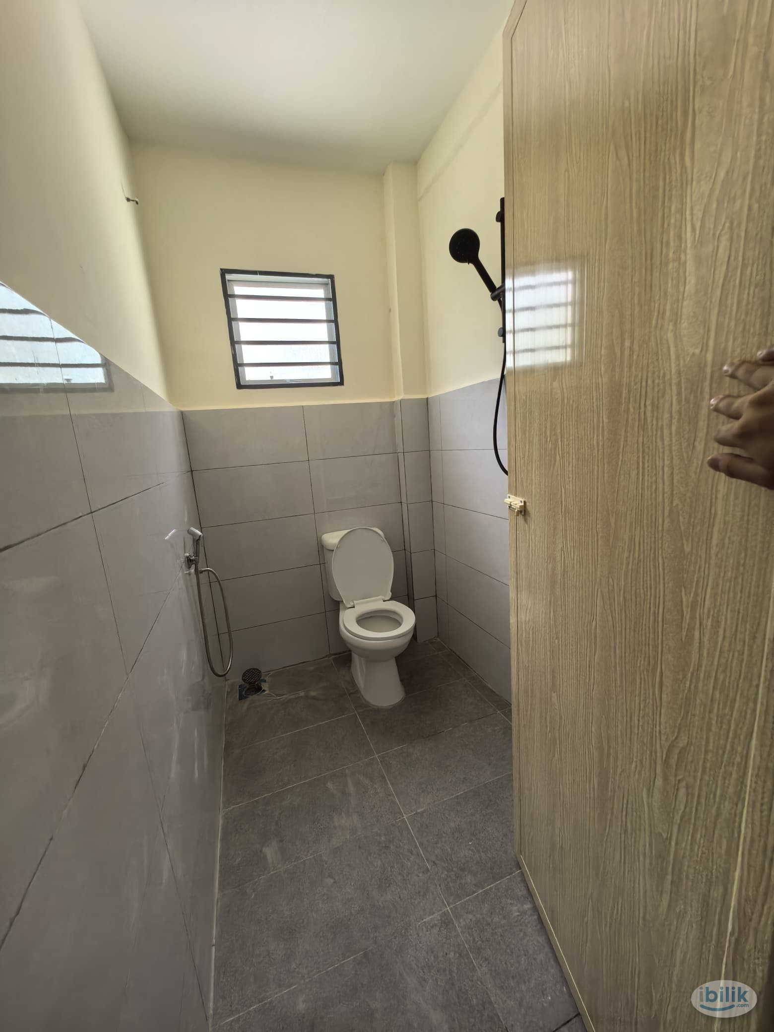 Middle Room with Attached Share Bathroom @ Bandar Puteri Puchong - Image 3