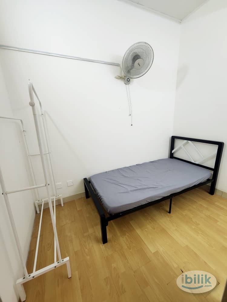 Middle Room Available @ Bukit Rimau - Image 4