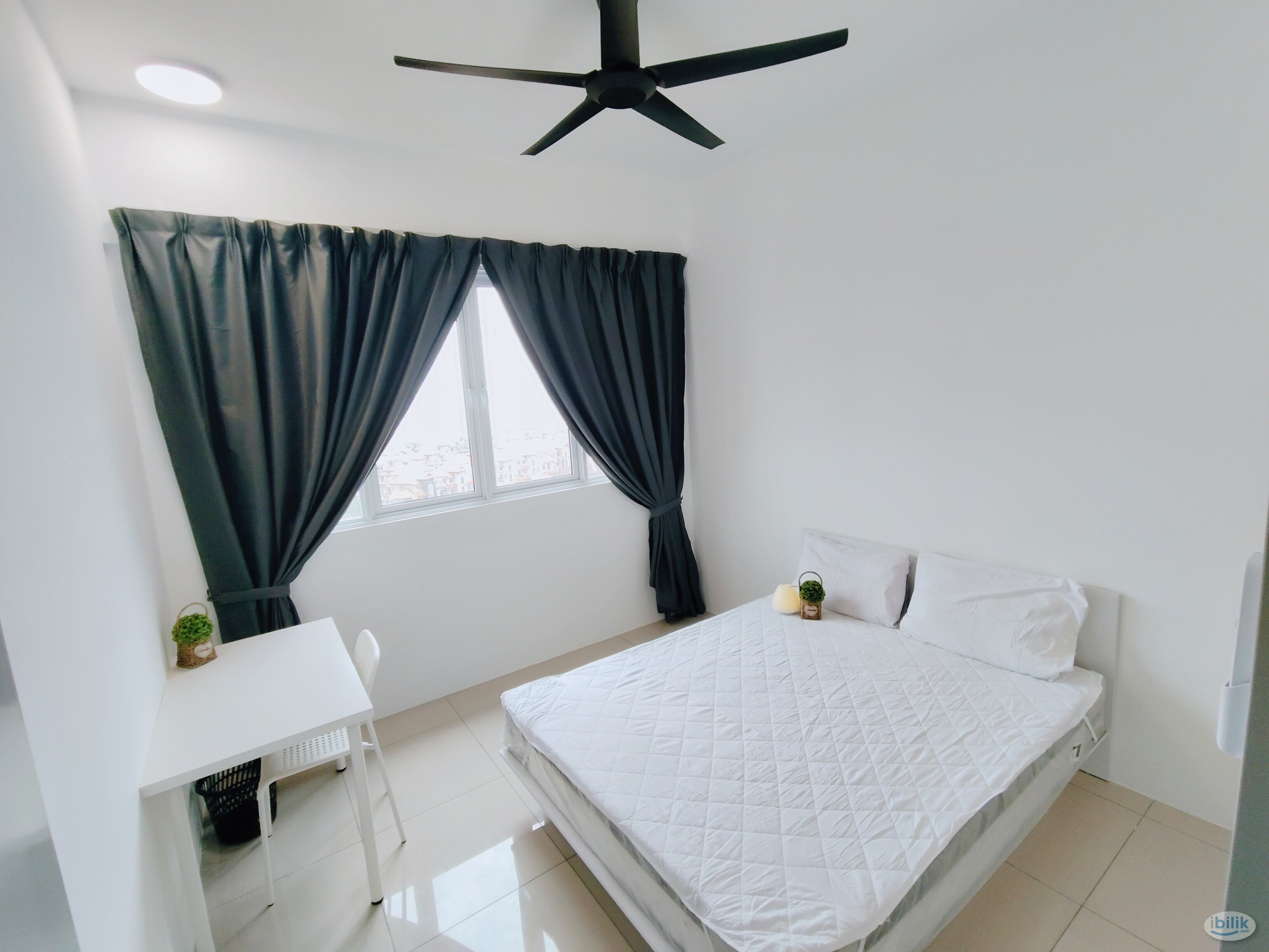 ⭐Master Bedroom with Bathroom - The Zen Condominium, Bayan Lepas, Penang⭐ - Image 1