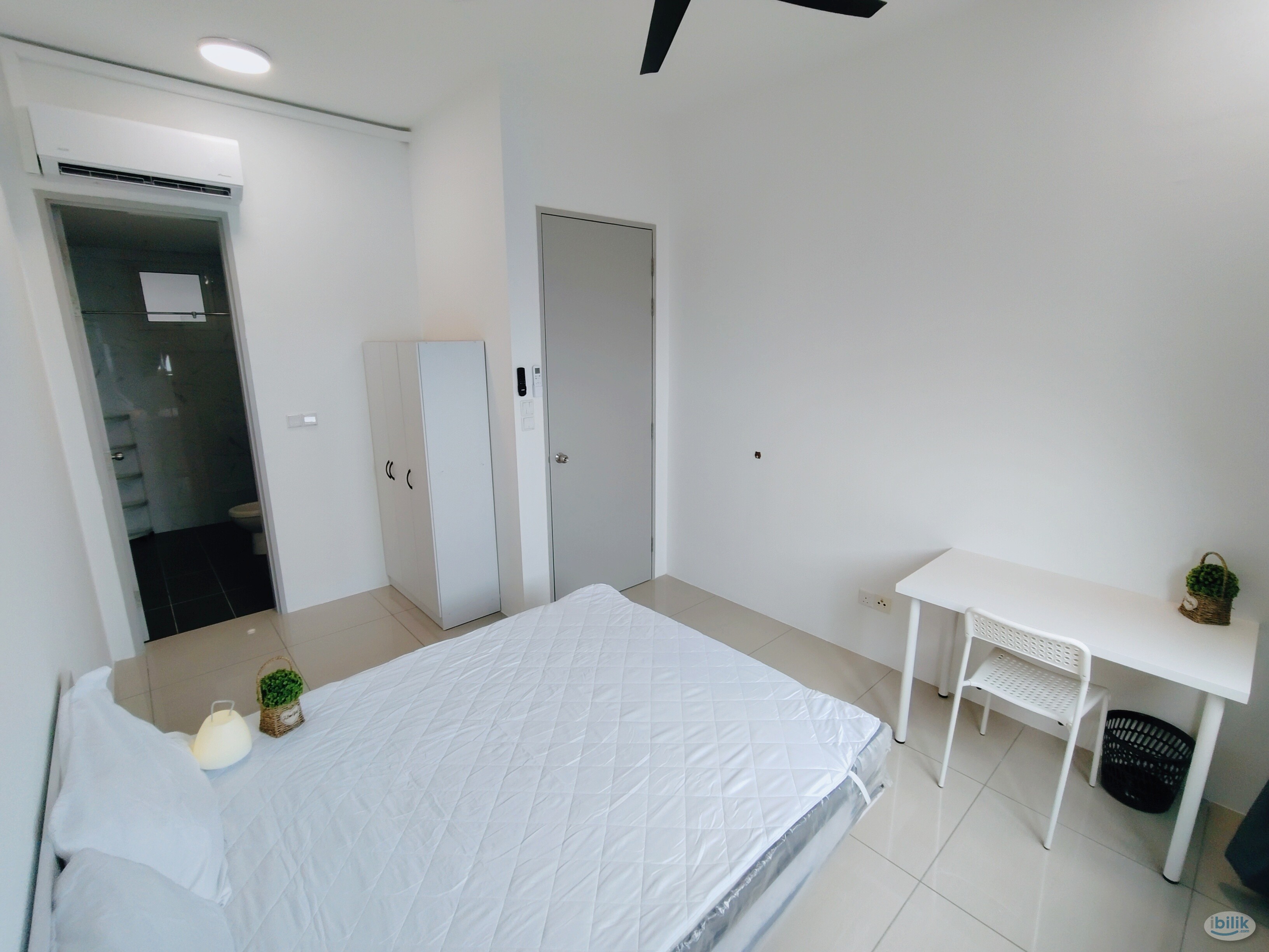 ⭐Master Bedroom with Bathroom - The Zen Condominium, Bayan Lepas, Penang⭐ - Image 2