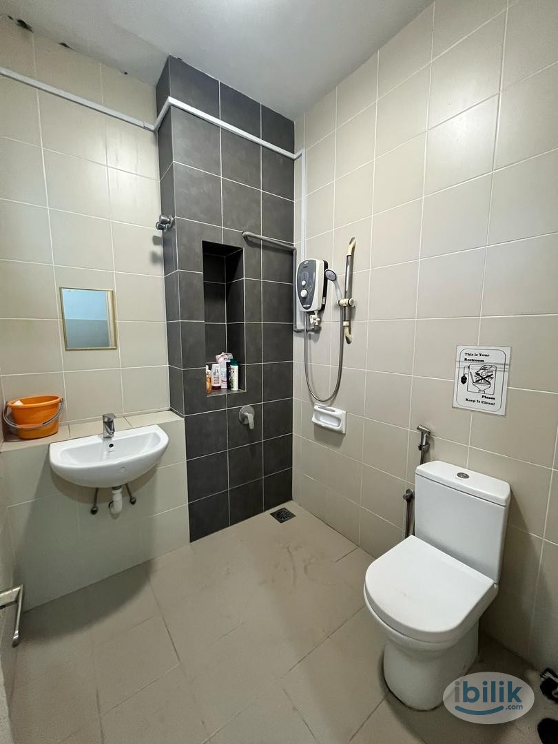 💛1 Month Deposit Only💛💢SETIA ALAM NICE MIDDLE ROOM FOR RENT🤩🤩NEAR TO SETIA CITY MALL 🚗DRIVING DISTANCE ONLY 5MIN✨✨✨ - Image 4