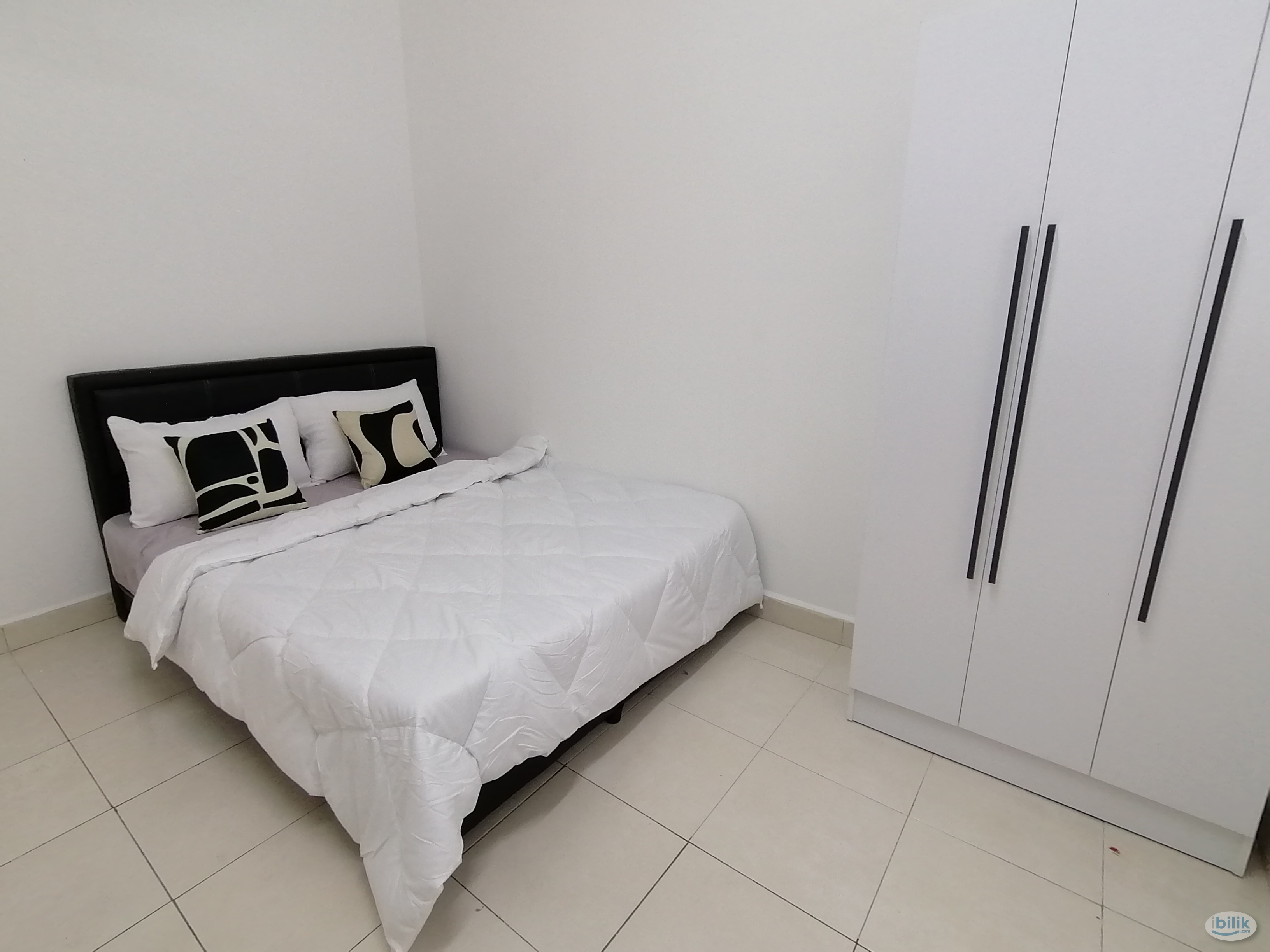 ==FEMALE ONLY==Medium Room for Rent at Suriamas Condominium - Image 2