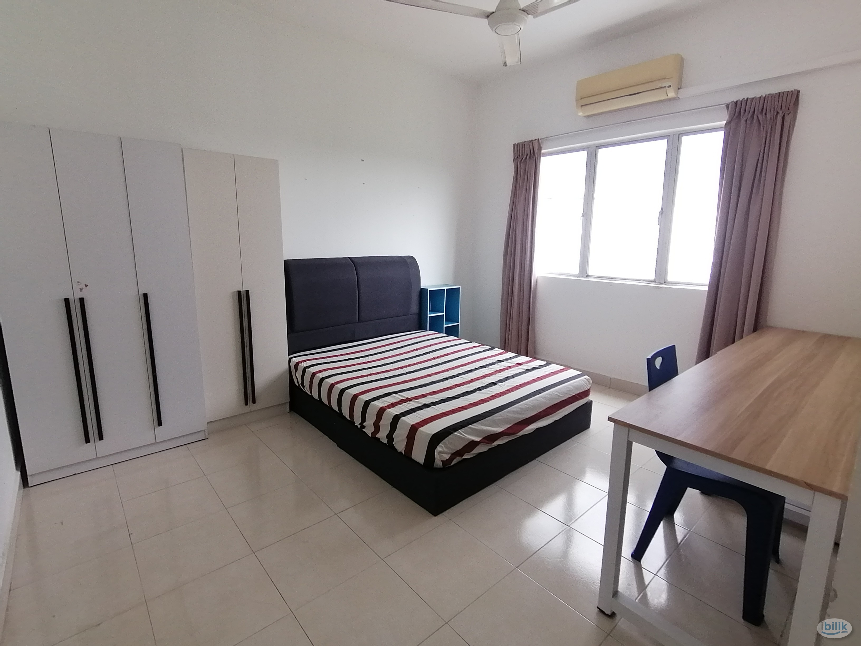 ===FEMALE ONLY===Master Bedroom for Rent at Suriamas Condominium - Image 3