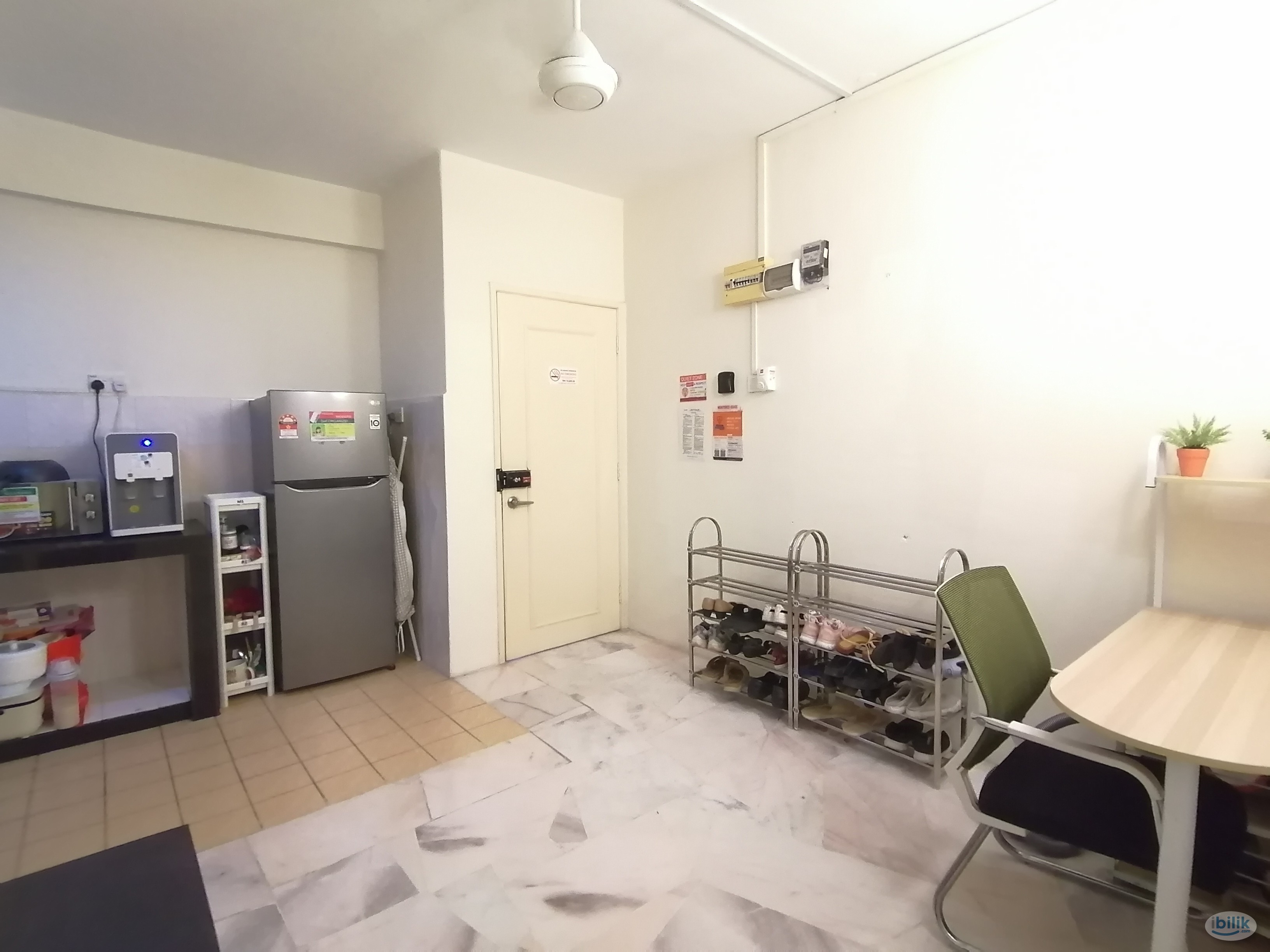 Female unit room in Puncak Jalil area [Include Utilities] - Image 3