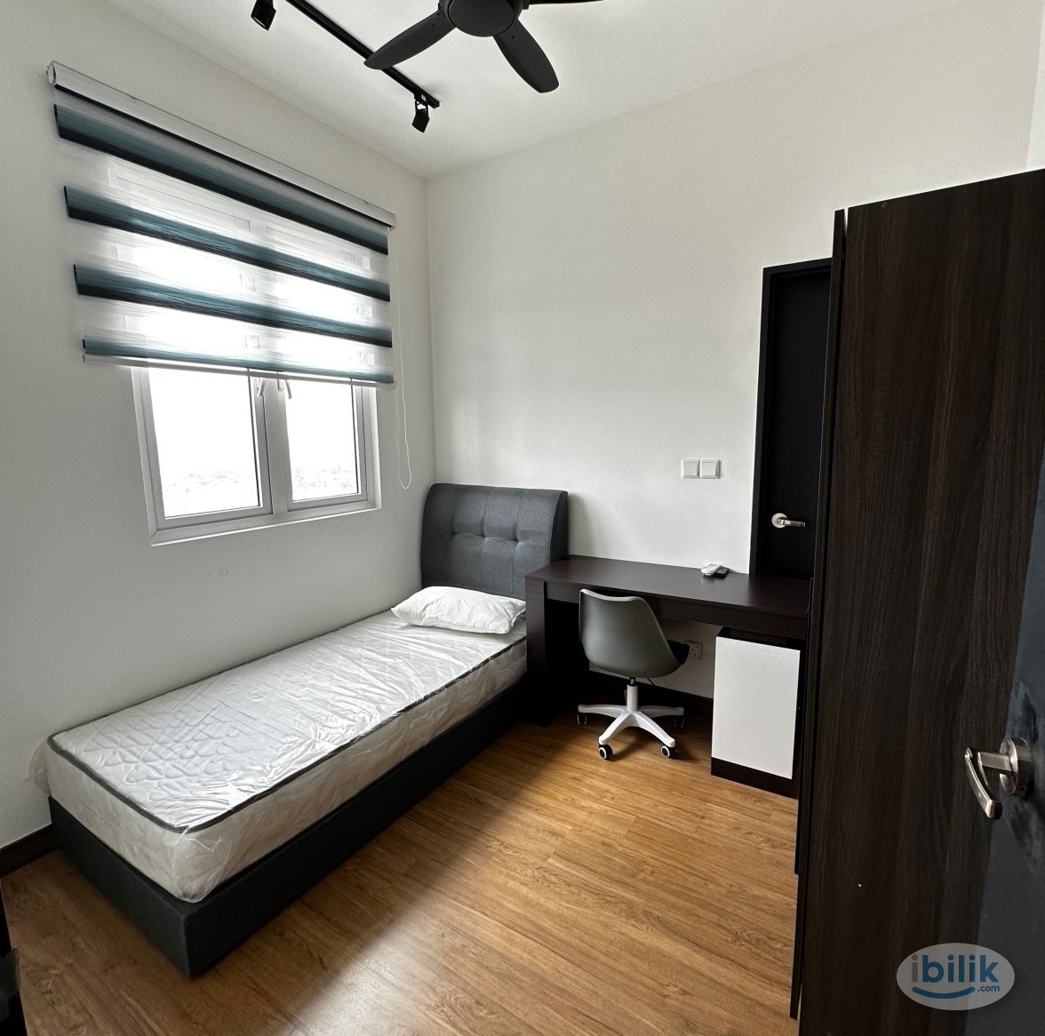 Live Light, Simple & Wifi Included Small room at Pinnacle, Sri Petaling - Image 5
