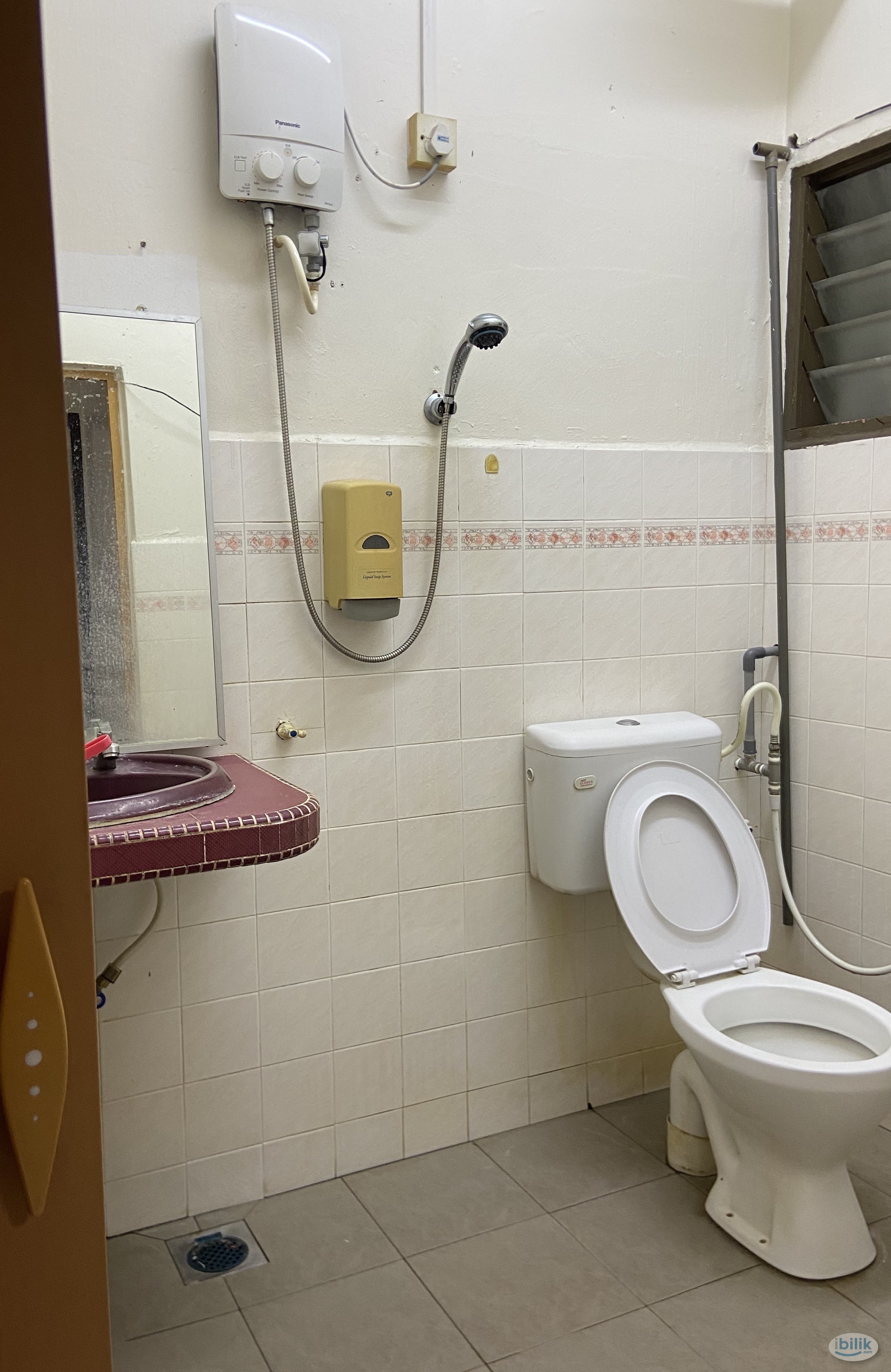 Suite at Taman Sri Maharani, Muar - Image 2