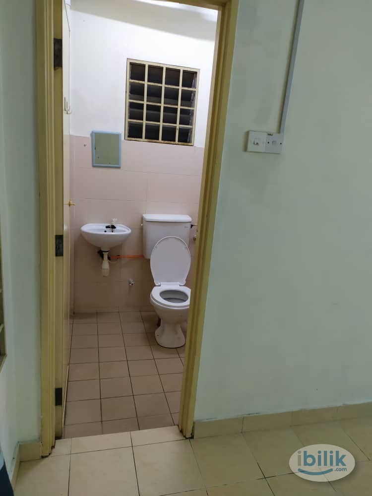 Master Room at Bandar Botanic, Klang - Image 2