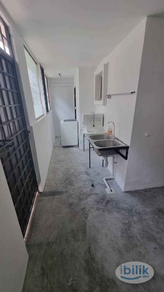 [Female Unit] Master Room attached Bathroom - suitable for 1 or 2 pax / Students / Professionals / Interns - Image 5