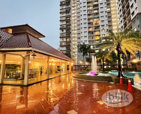 [FEMALE Unit] Small medium Room to Let @ Petaling Jaya - Image 1