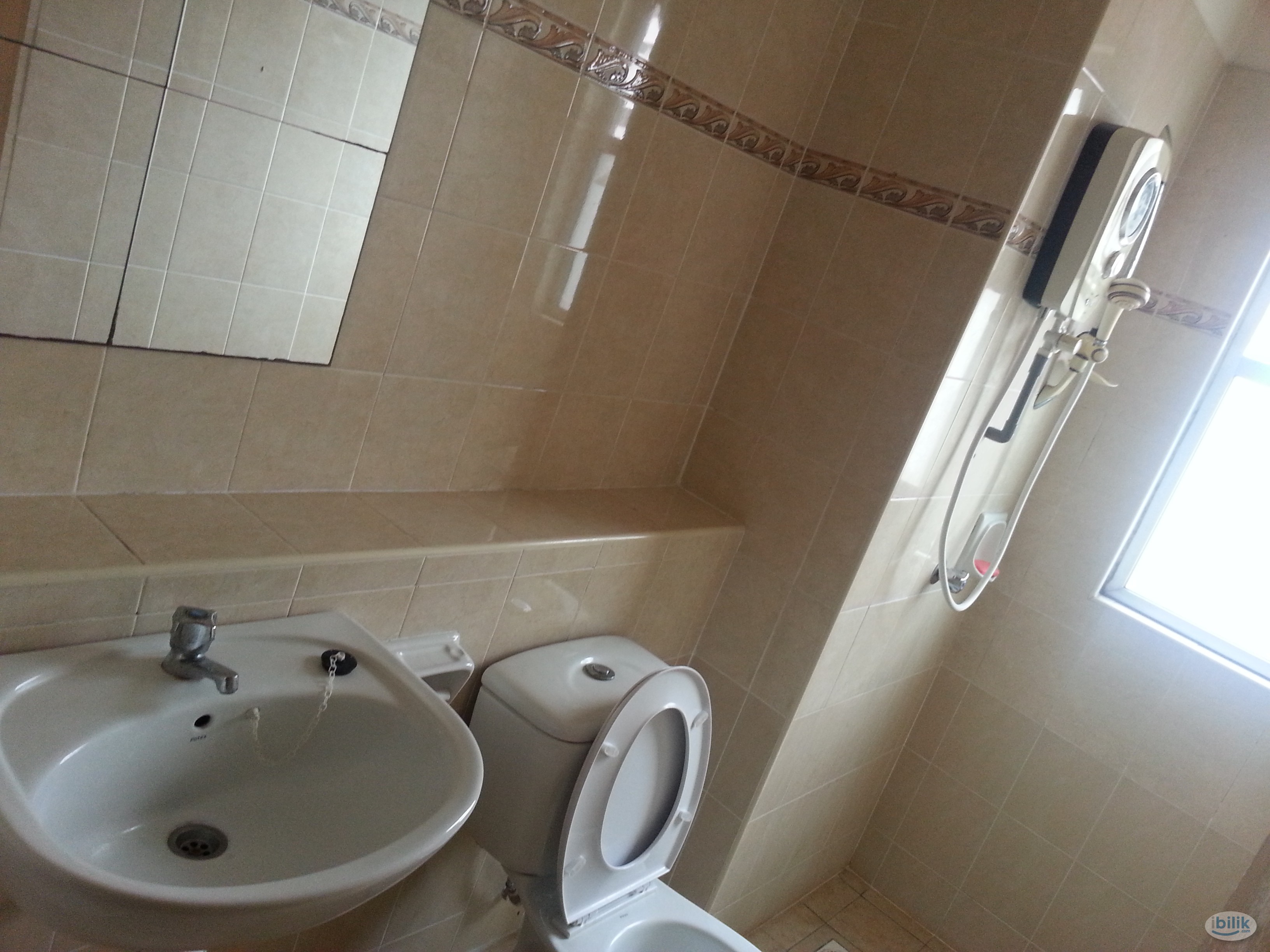 [FEMALE Unit] Small medium Room to Let @ Petaling Jaya - Image 3