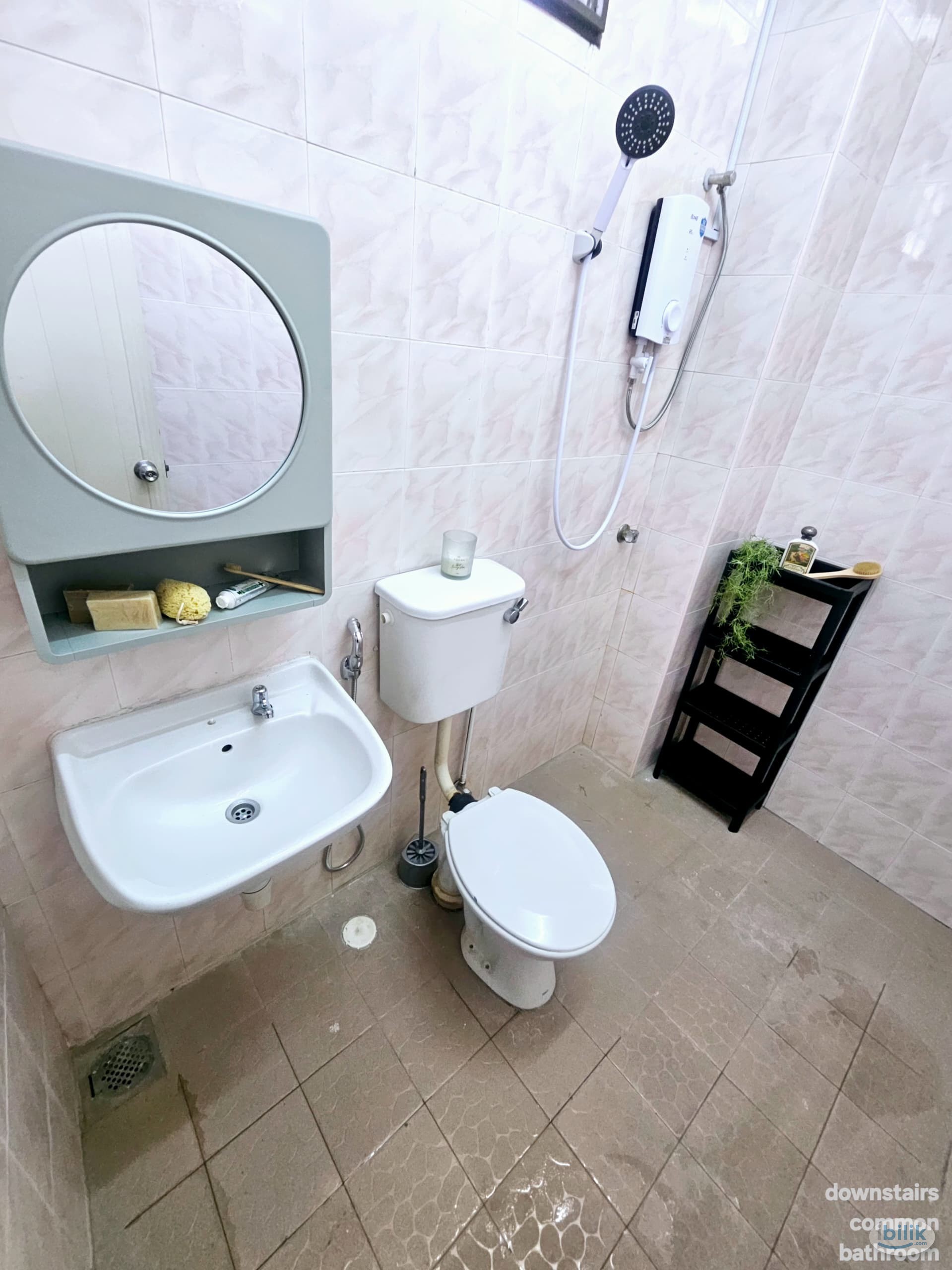 Single Room at Sunway Tunas, Bayan Baru - Image 3