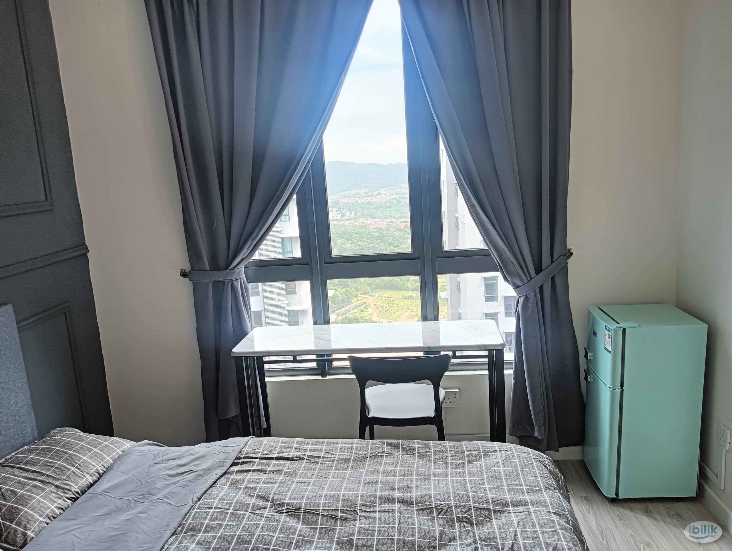 Medium Room at Meta Residences Putra Permai, Seri Kembangan - Image 2